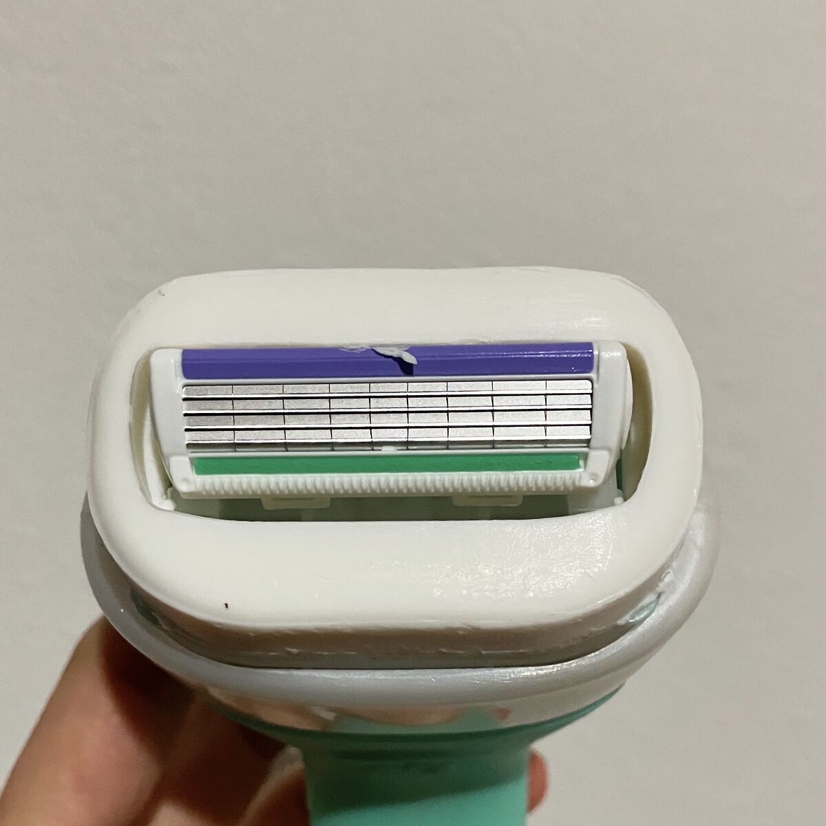 イントゥイション 敏感肌用 ホルダー （刃付き）＋替刃１コ/イントゥイション/シェーバーを使ったクチコミ（3枚目）