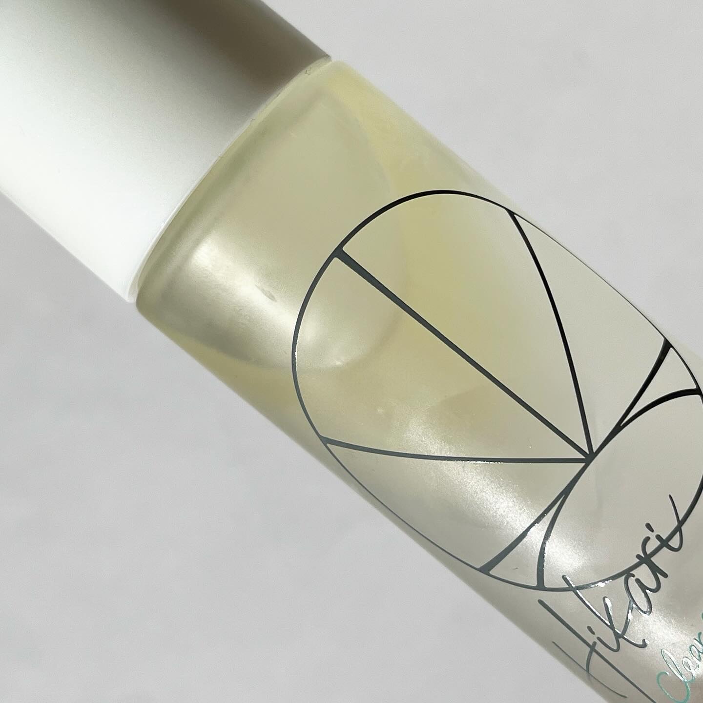 クリアパールワン ブライトエッセンス/HIKARI CLEAR オーガニック/美容液を使ったクチコミ（2枚目）