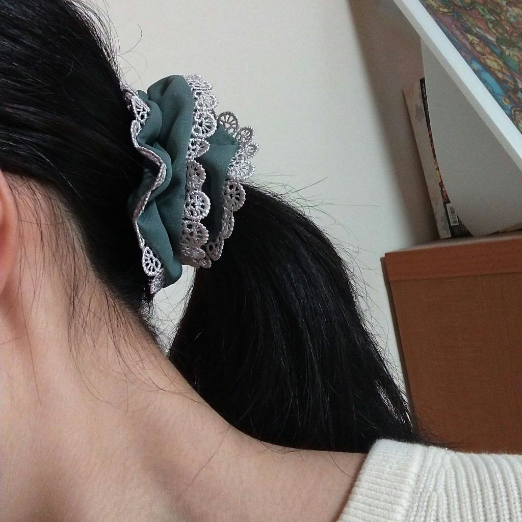 シフォンデザインシュシュ/キャンドゥ/ヘアアクセサリーを使ったクチコミ（2枚目）