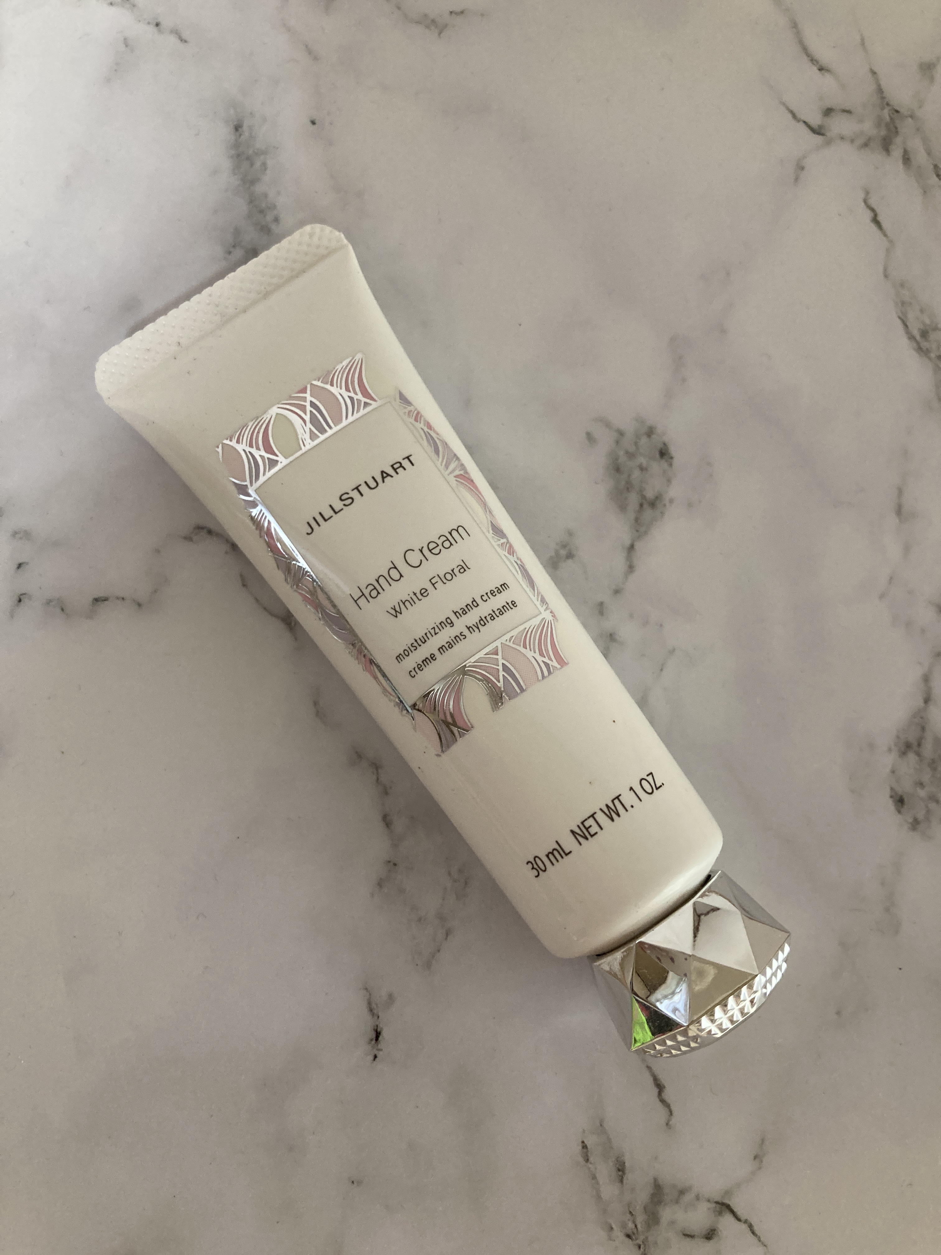 ジルスチュアート ハンドクリーム ホワイトフローラル/JILL STUART/ハンドクリームを使ったクチコミ（1枚目）