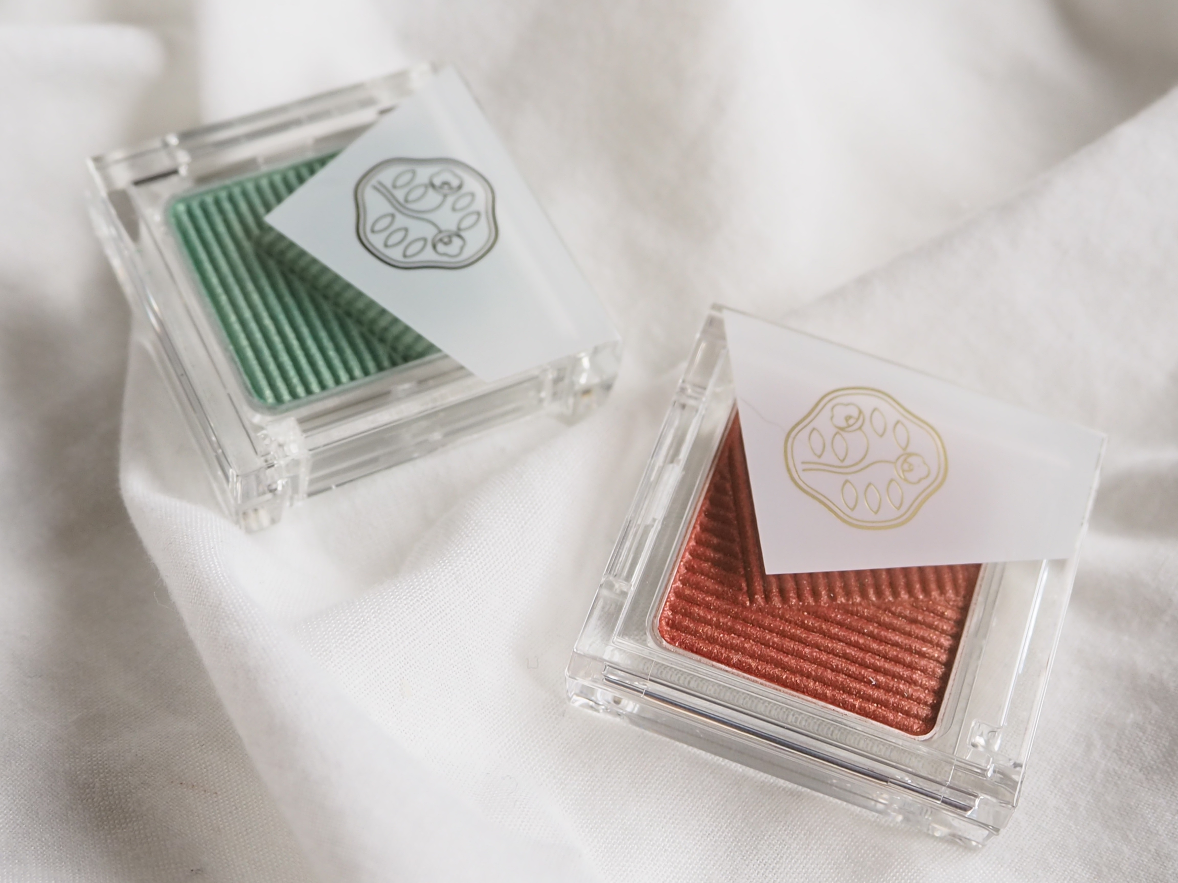 オーラデュウ プリズム イルミネーター ピコ 06 雀色時/SHISEIDOザ・メーキャップ/単色アイシャドウを使ったクチコミ（1枚目）