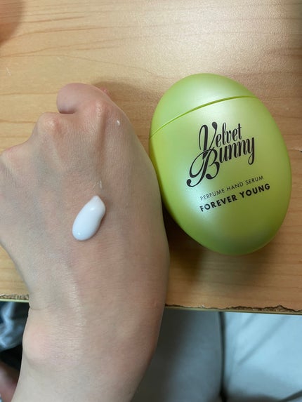 パフュームハンドセラム FOREVER YOUNG/Velvet Bunny/ハンドクリームを使ったクチコミ(2枚目)
