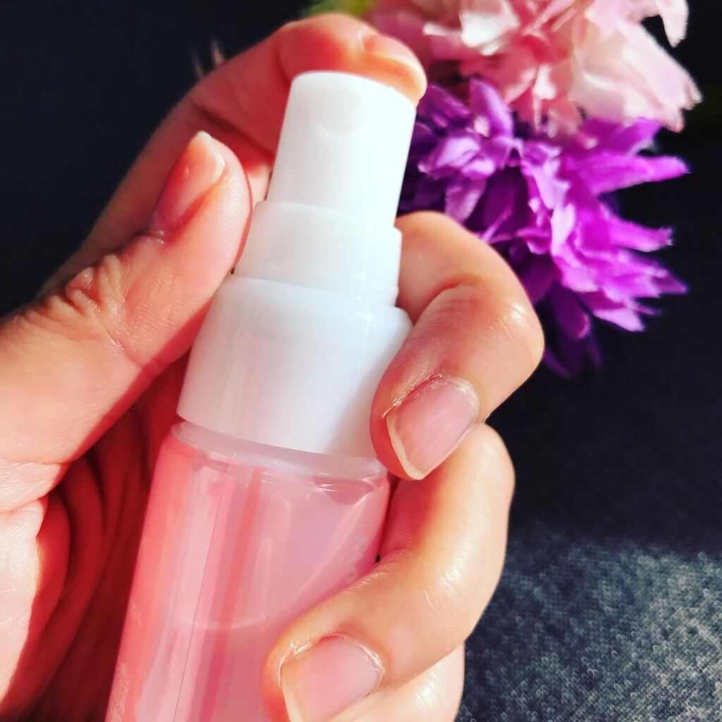 えり on LIPS 「マスクでパックスキンケアを使っています☺︎いつものマスクにスプ..」(3枚目)