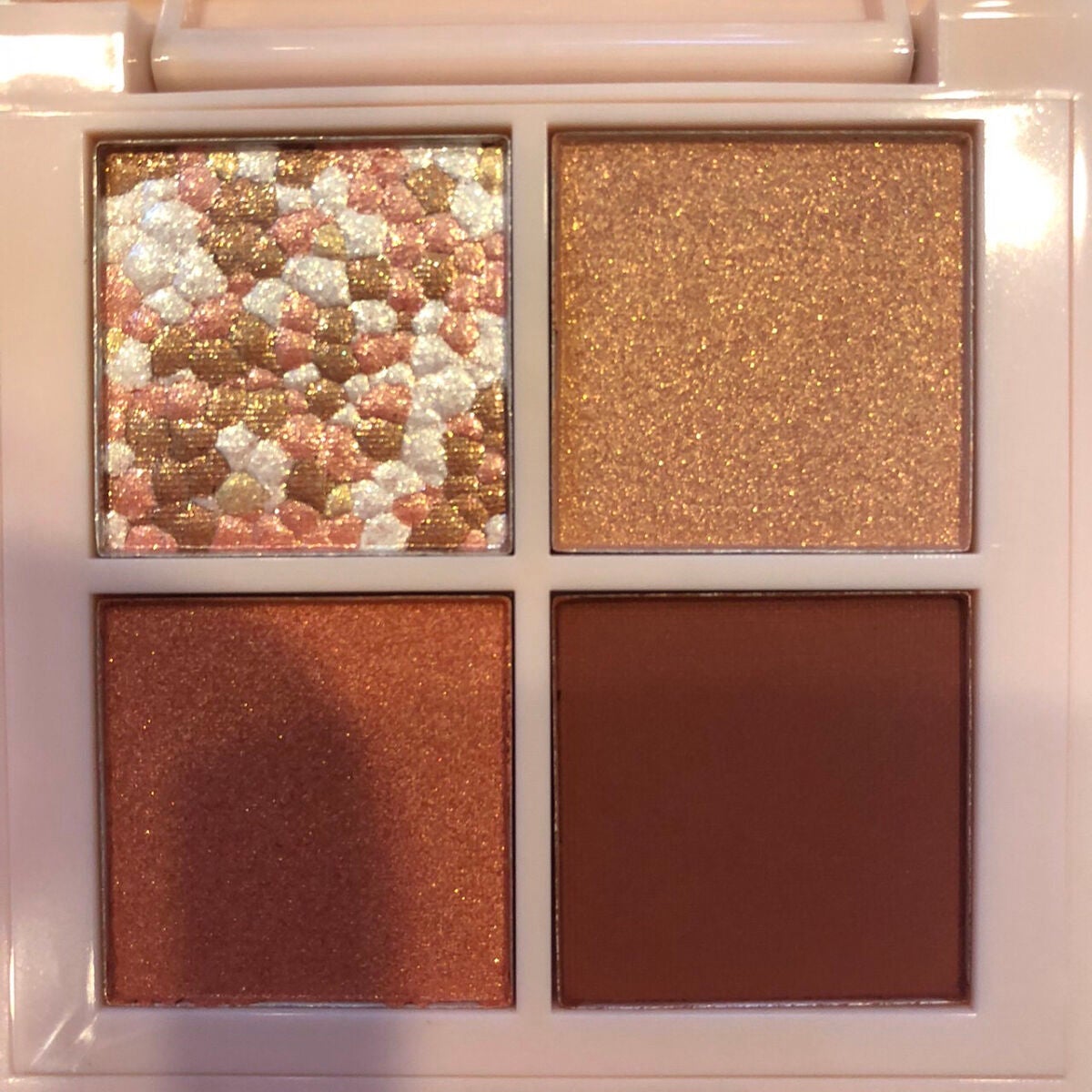 レブロン ダズル アイシャドウ クアッド/REVLON/アイシャドウパレットを使ったクチコミ(3枚目)