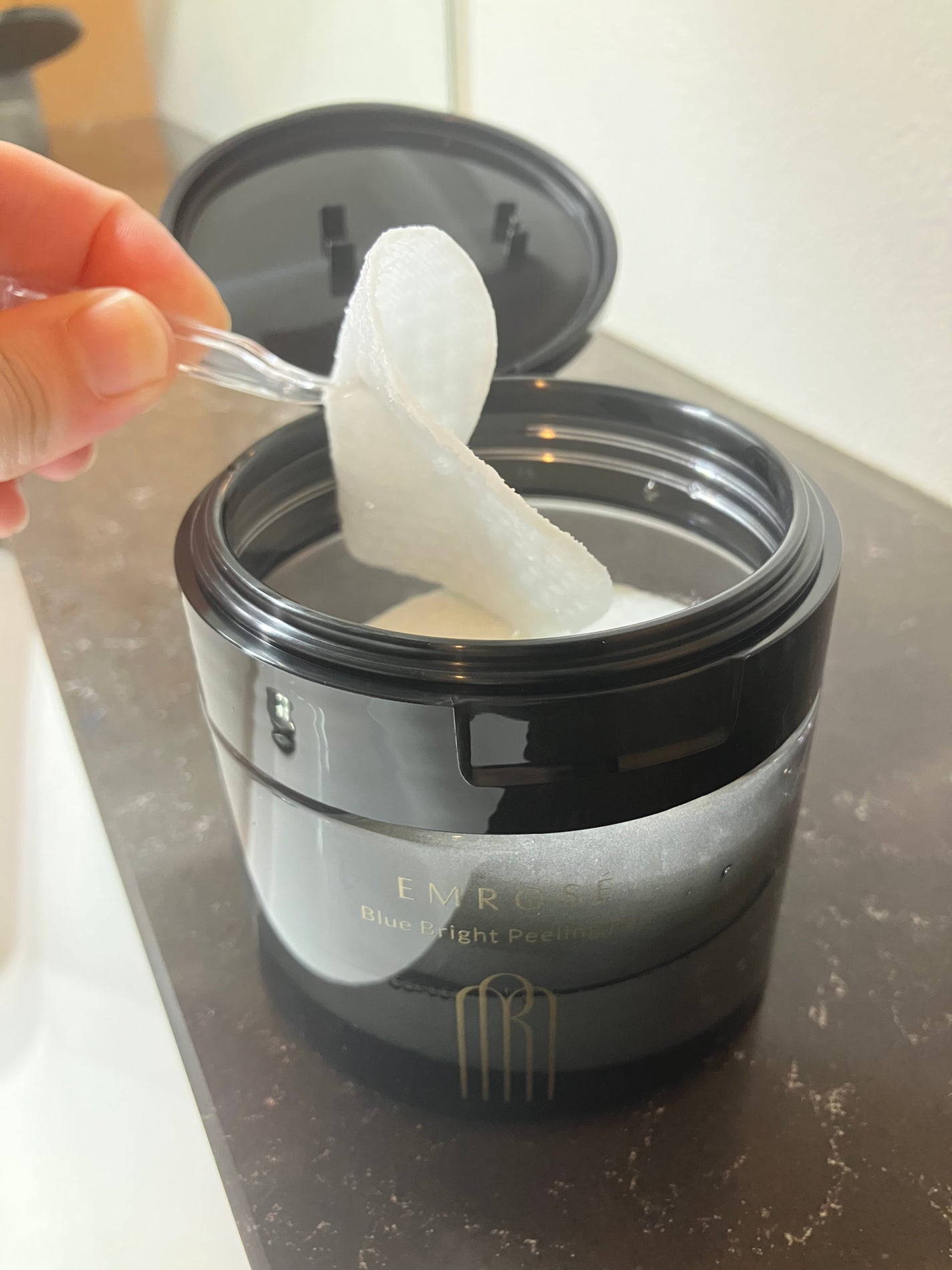 ブルーブライトピーリングパッド/EMROSÉ/トナーパッドを使ったクチコミ(4枚目)