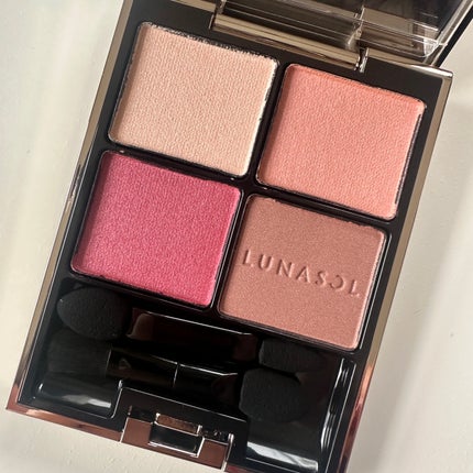 アイカラーレーション 24 Lucent Bloom/LUNASOL/アイシャドウパレットを使ったクチコミ(3枚目)