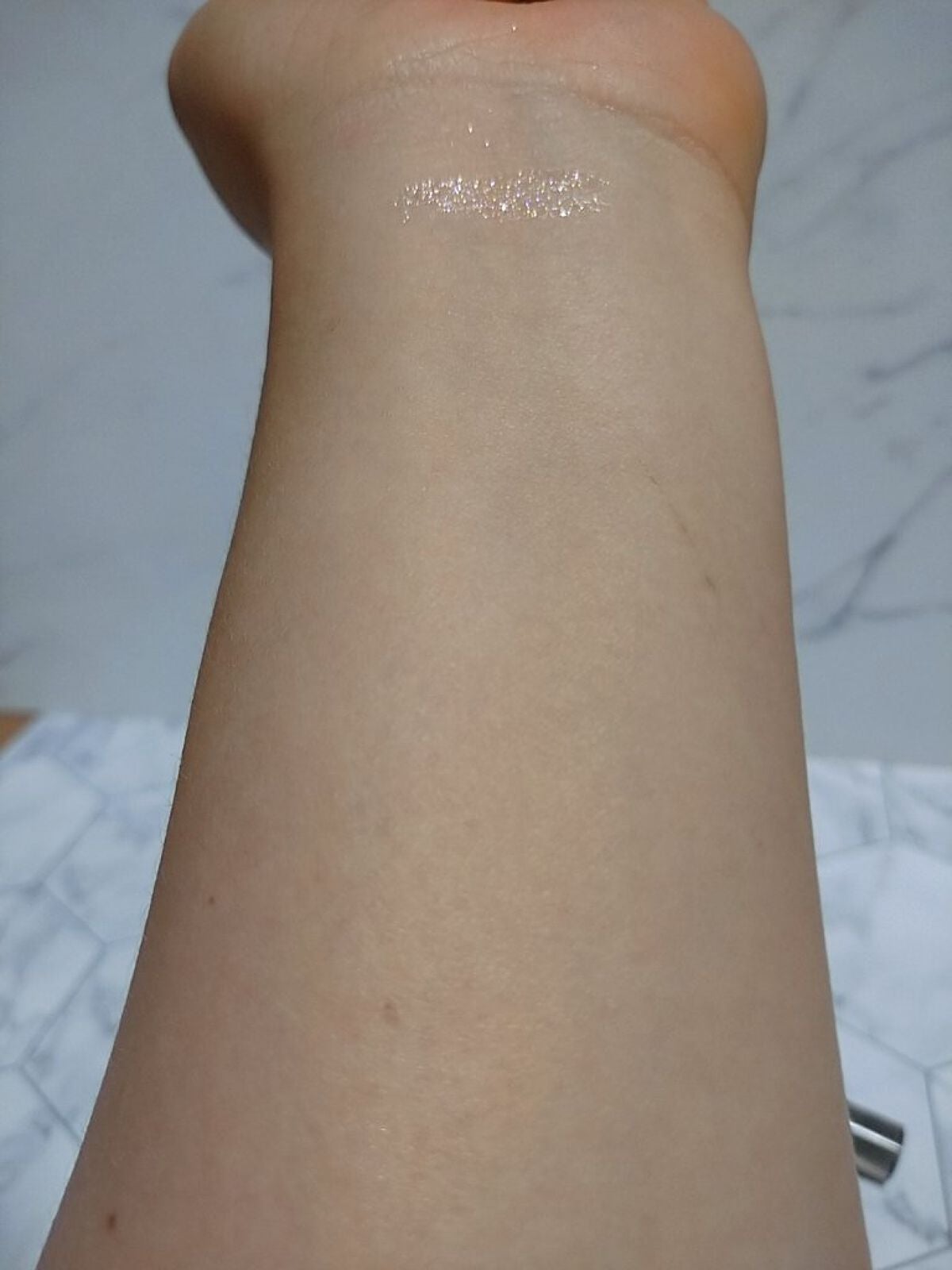 グリッターリキッドアイシャドウ/aZTK/リキッドアイシャドウを使ったクチコミ(2枚目)