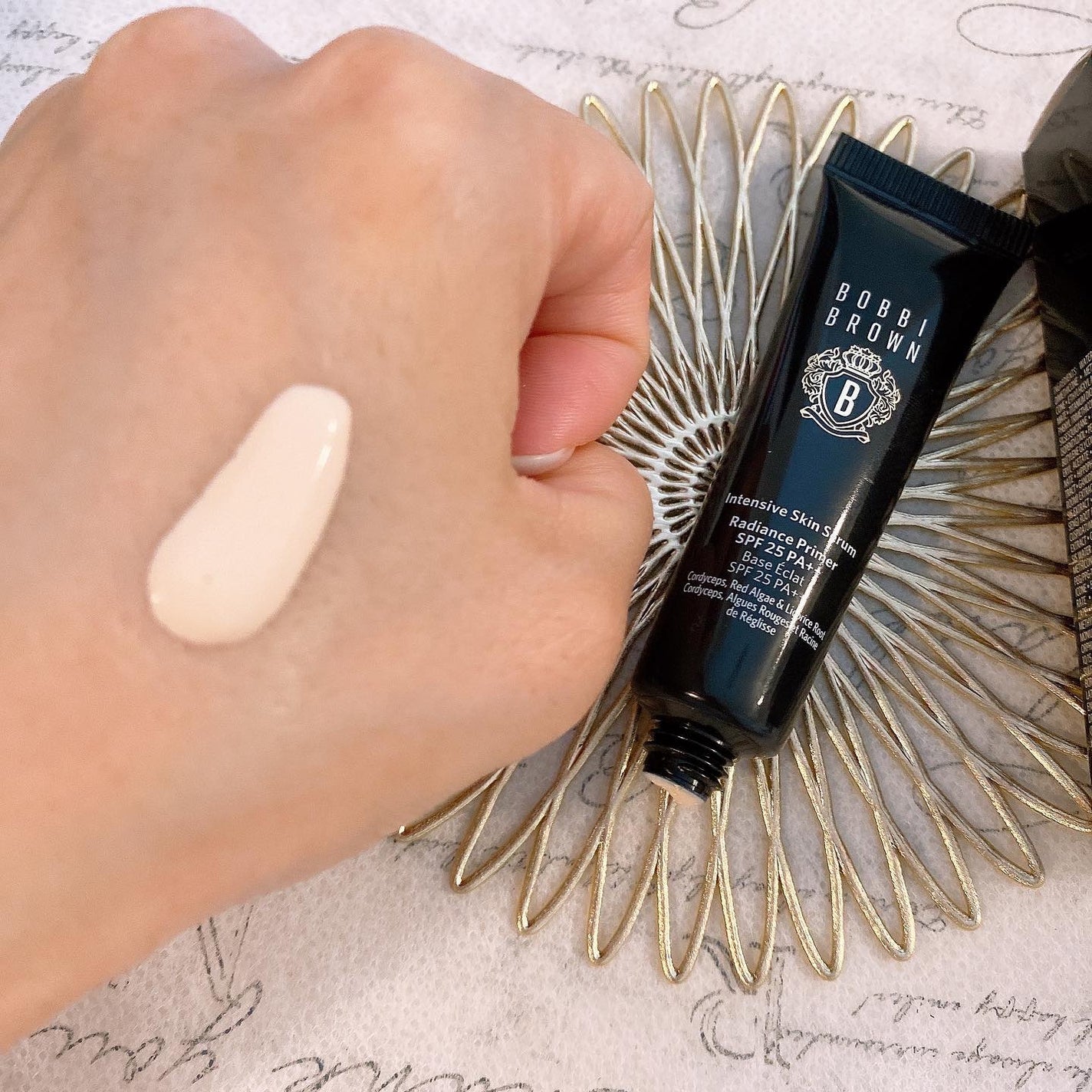 インテンシブ セラム ラディアンス プライマー/BOBBI BROWN/化粧下地を使ったクチコミ(2枚目)