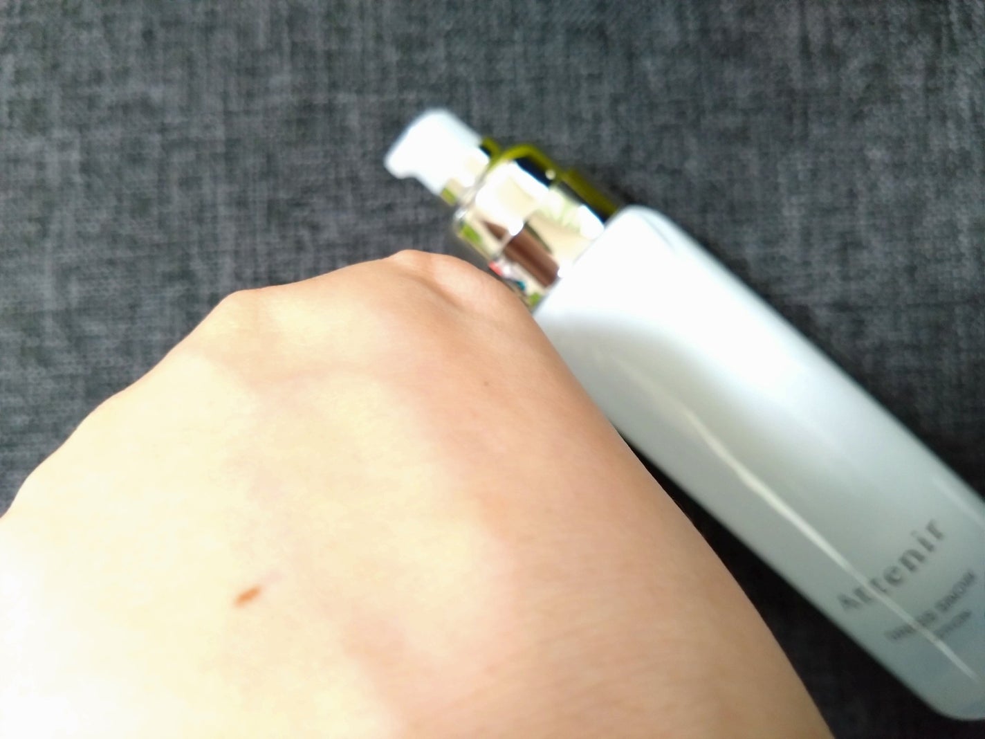 fabulous_gloss_wgl on LIPS 「アテニアから商品提供を頂きました。ドレススノーローション【医薬..」(3枚目)