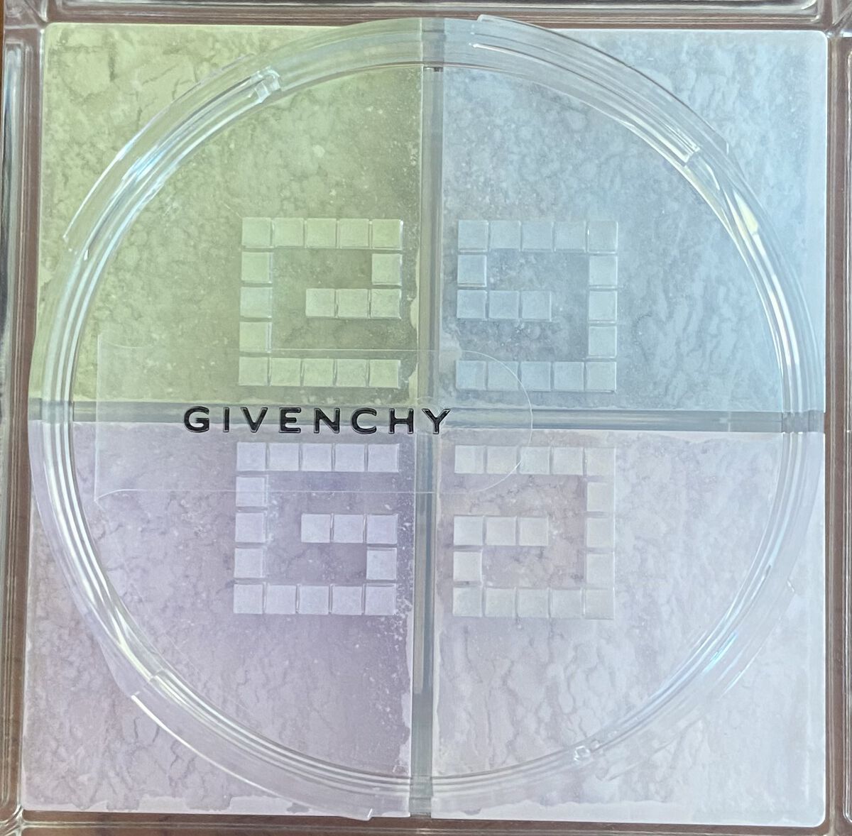 プリズム・リーブル/GIVENCHY/ルースパウダーを使ったクチコミ（2枚目）
