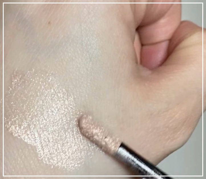 ミネラルウォータリーシャドー/エトヴォス/リキッドアイシャドウを使ったクチコミ（3枚目）