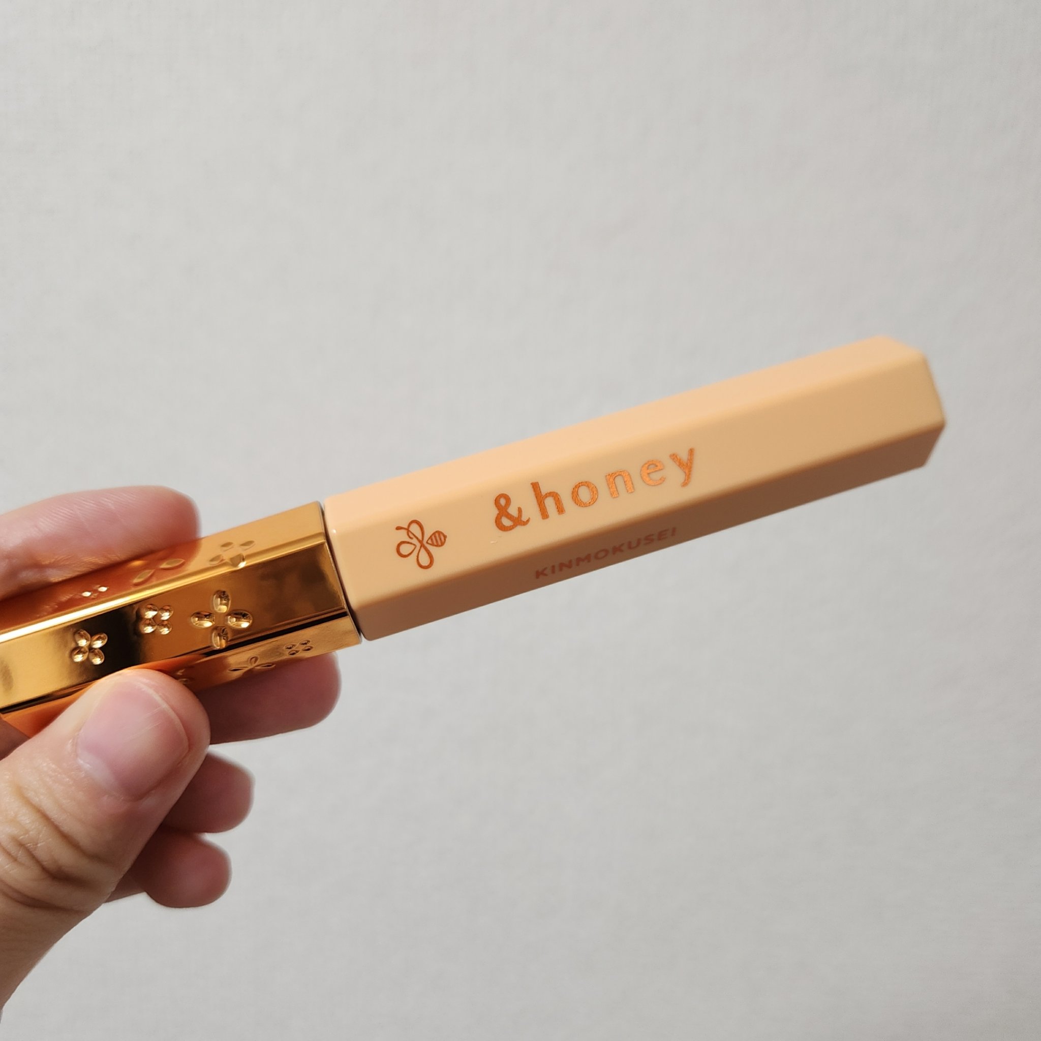 アンドハニー キンモクセイ マトメイク スティック4.0/&honey/ヘアジェルを使ったクチコミ（2枚目）