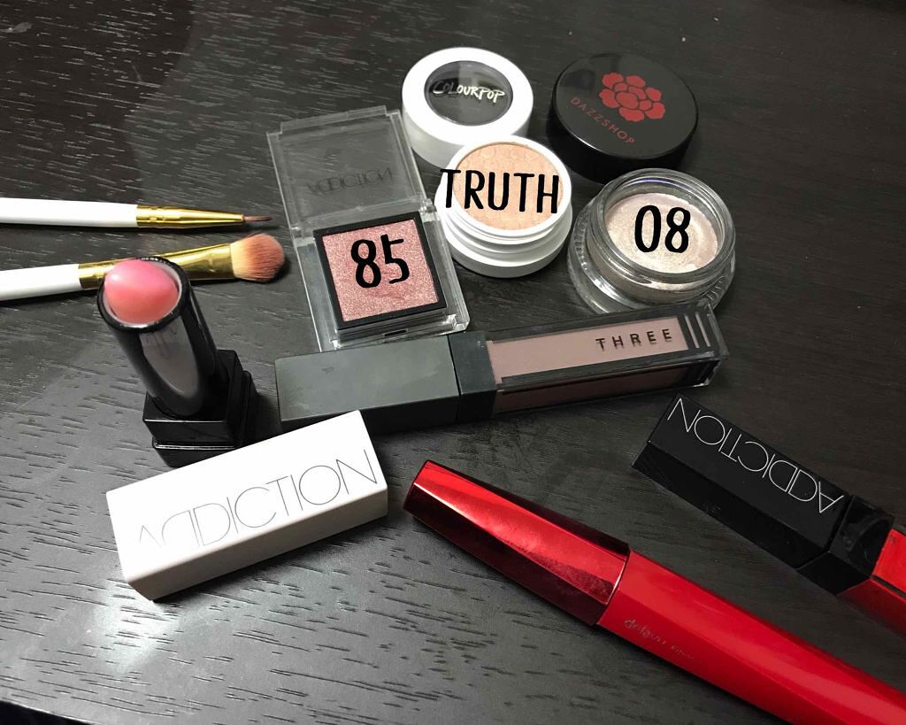 ウイスパーグロスフォーアイ/THREE/リキッドアイシャドウを使ったクチコミ（2枚目）