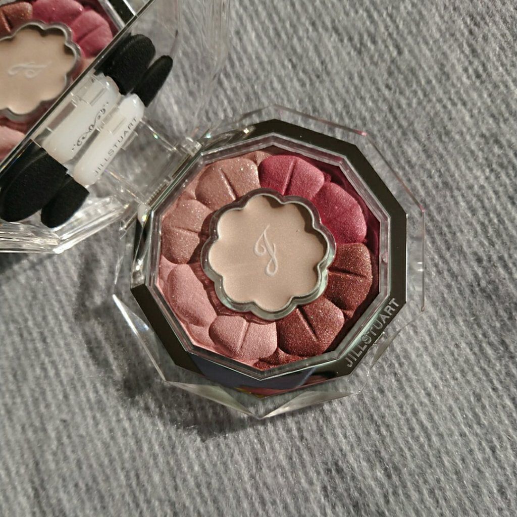 ジルスチュアート ブルームクチュール アイズ/JILL STUART/アイシャドウパレットを使ったクチコミ(3枚目)