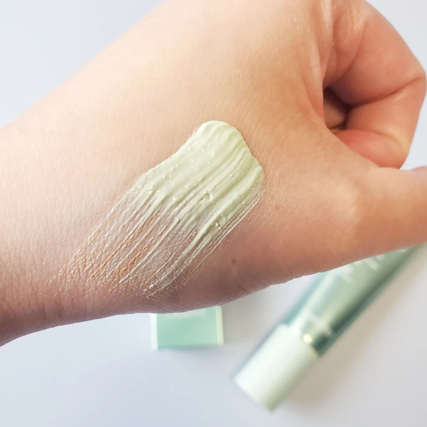 スキンエンハンサーコラーゲントーンアップクリーム/LABIOTTE/日焼け止めクリームを使ったクチコミ（3枚目）