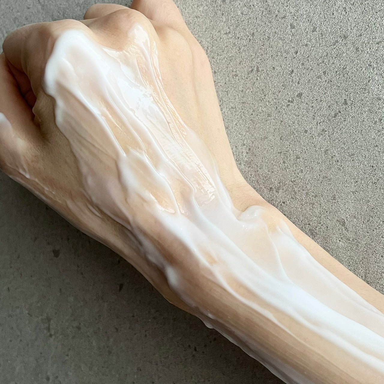 パフュームボディローション リリィムスクホワイトティー/TEABLESS/ボディローションを使ったクチコミ(4枚目)