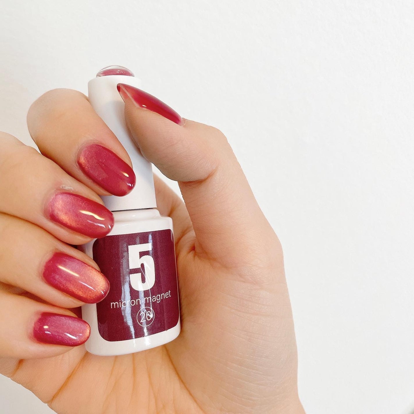 はみぃ*1st夏2nd秋 on LIPS 「ネイル工房の5micronmagnetの20番指先に宝石ついて..」(4枚目)