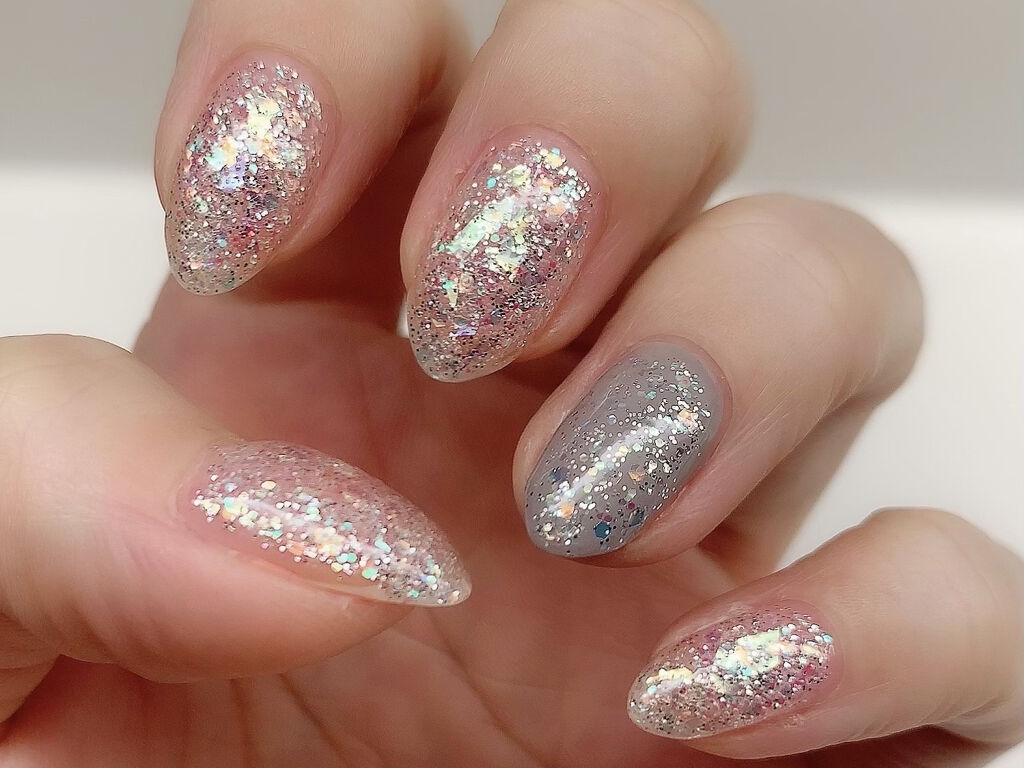 ネイルカラー★マニキュア★127★超速乾★シルバースターラメ★お買い得★ ネイルカラー☆マニキュア☆127☆超速乾☆シルバースターラメ