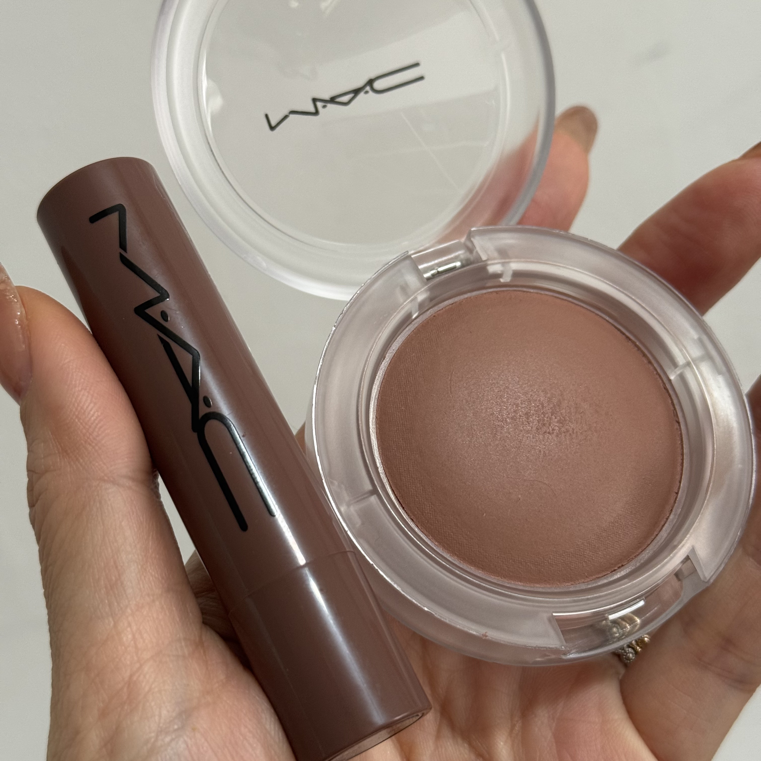 グロープレイ クッショニー ブラッシュ/M・A・C/ジェル・クリームチークを使ったクチコミ（2枚目）