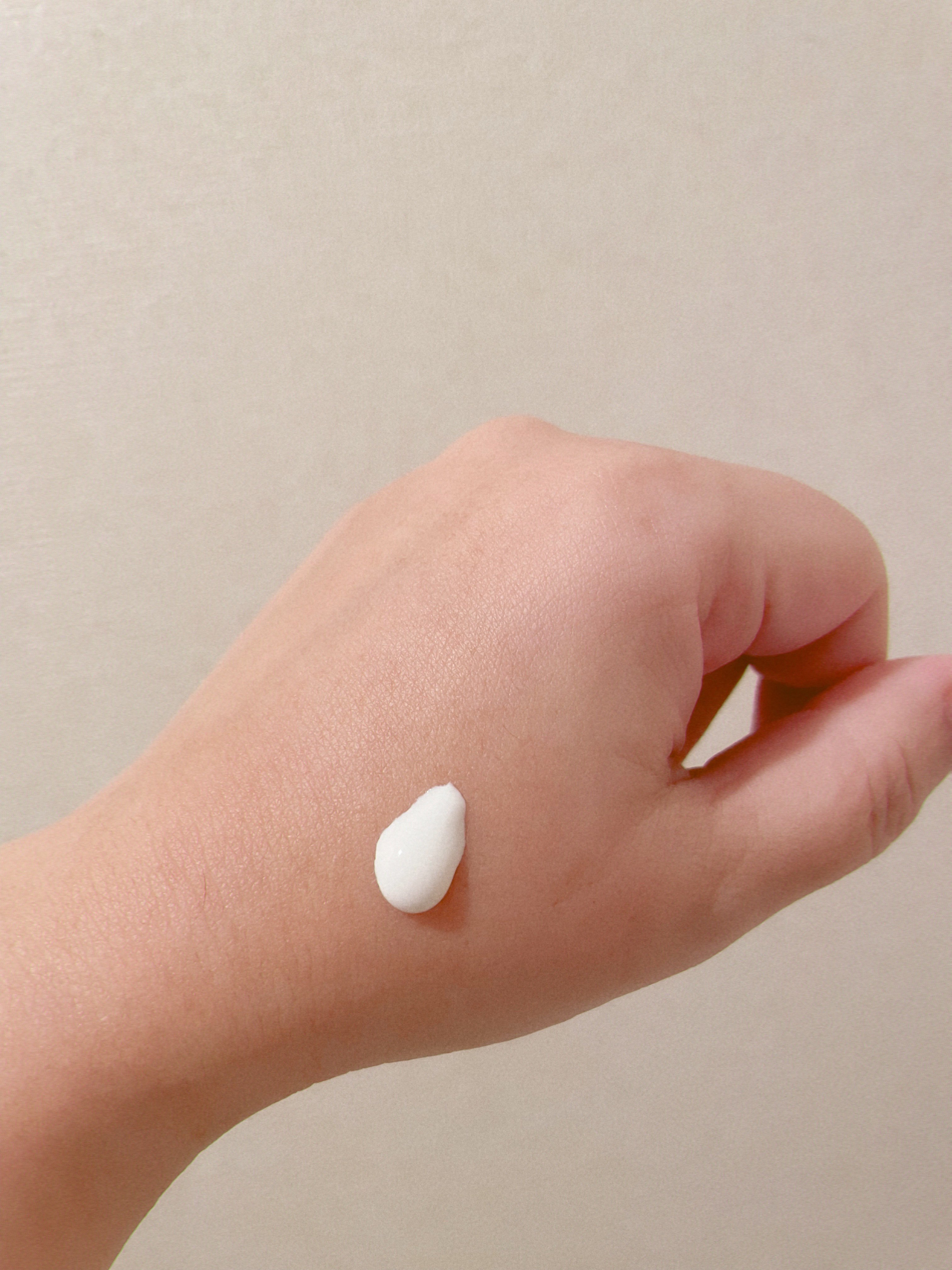 ビオレUV アクアリッチ ウォータリーホールドクリーム（水肌記憶UV）/ビオレ/日焼け止めクリームを使ったクチコミ（3枚目）