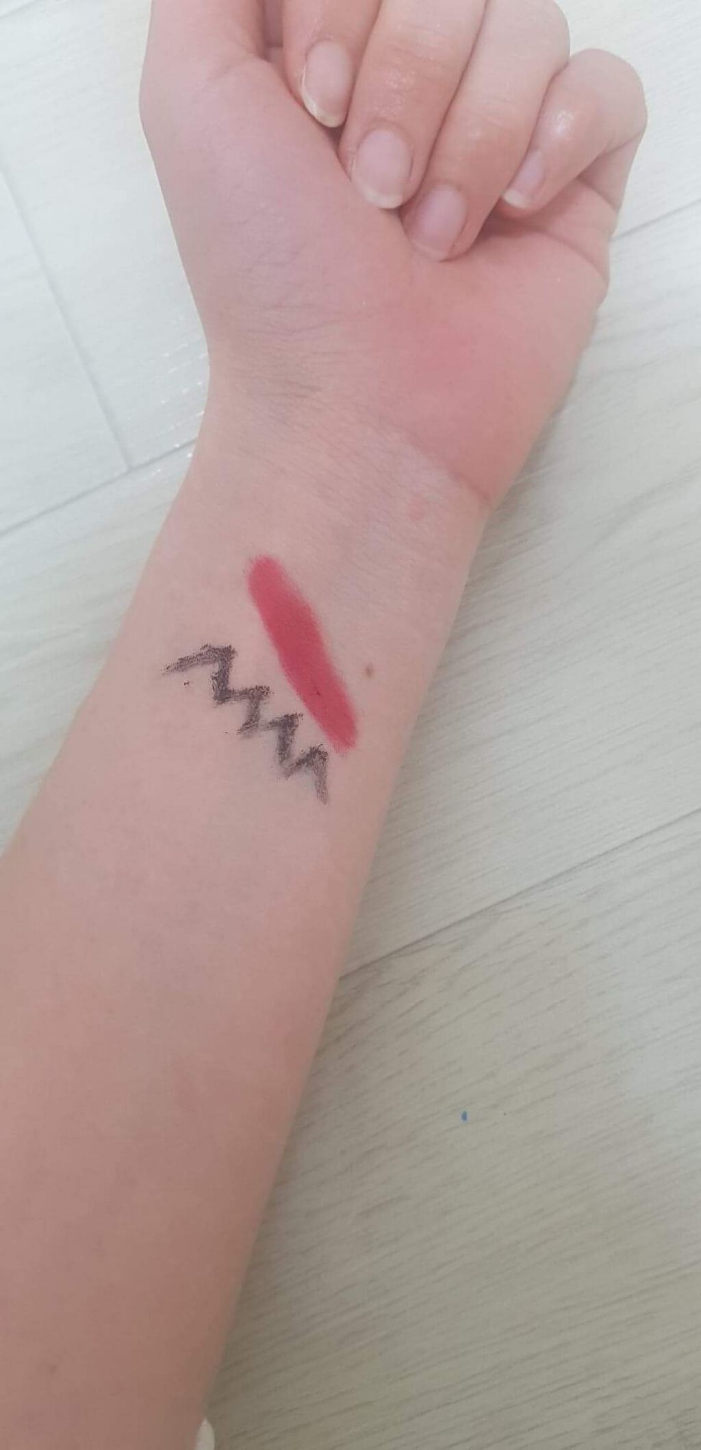 mana on LIPS 「オイルクレンジングなのに水みたいにさらっとしててベタベタしない..」(1枚目)