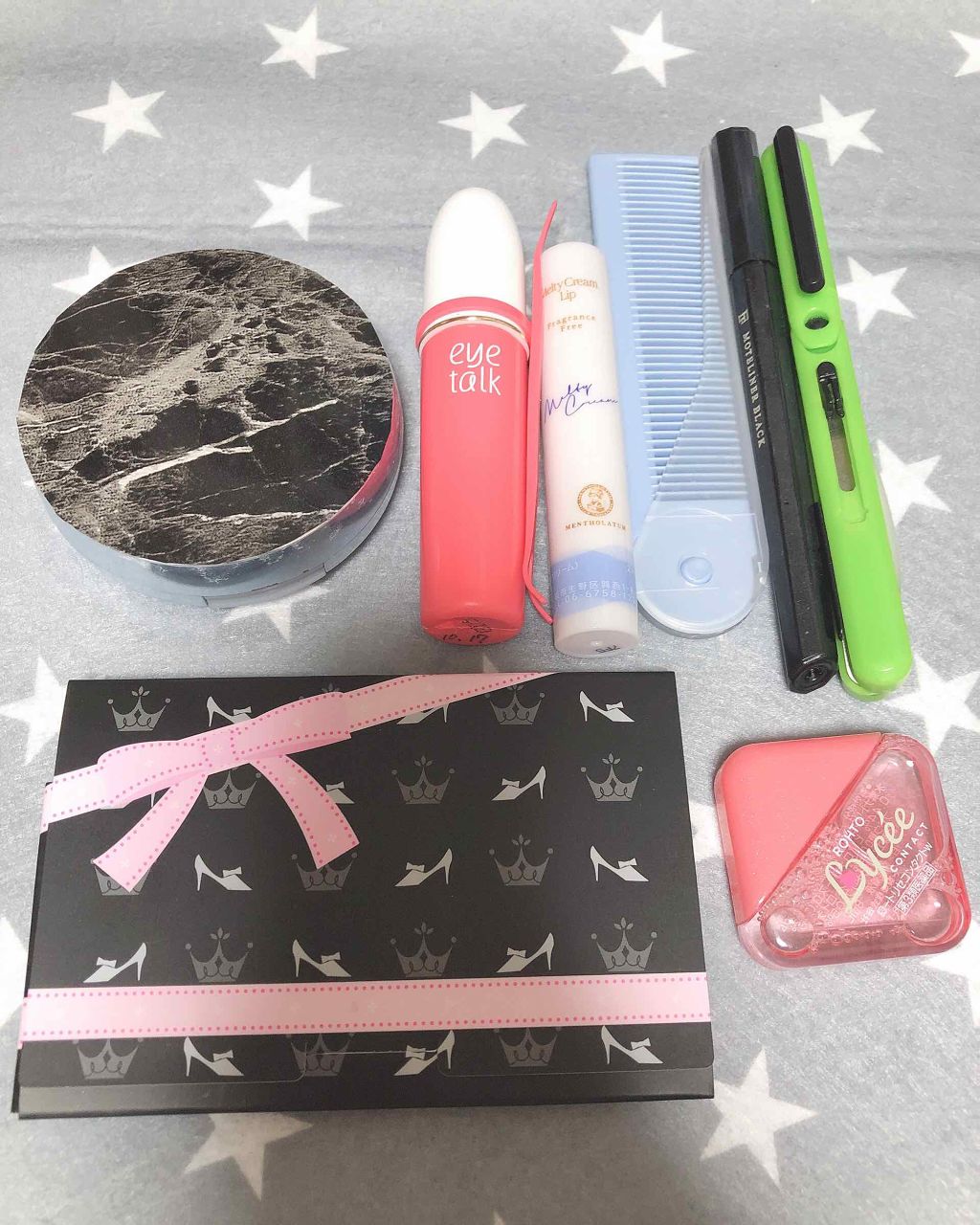 とんさん on LIPS 「最近の私の持ち歩いてるコスメはこちらです💁♀️プラスでその日..」(2枚目)