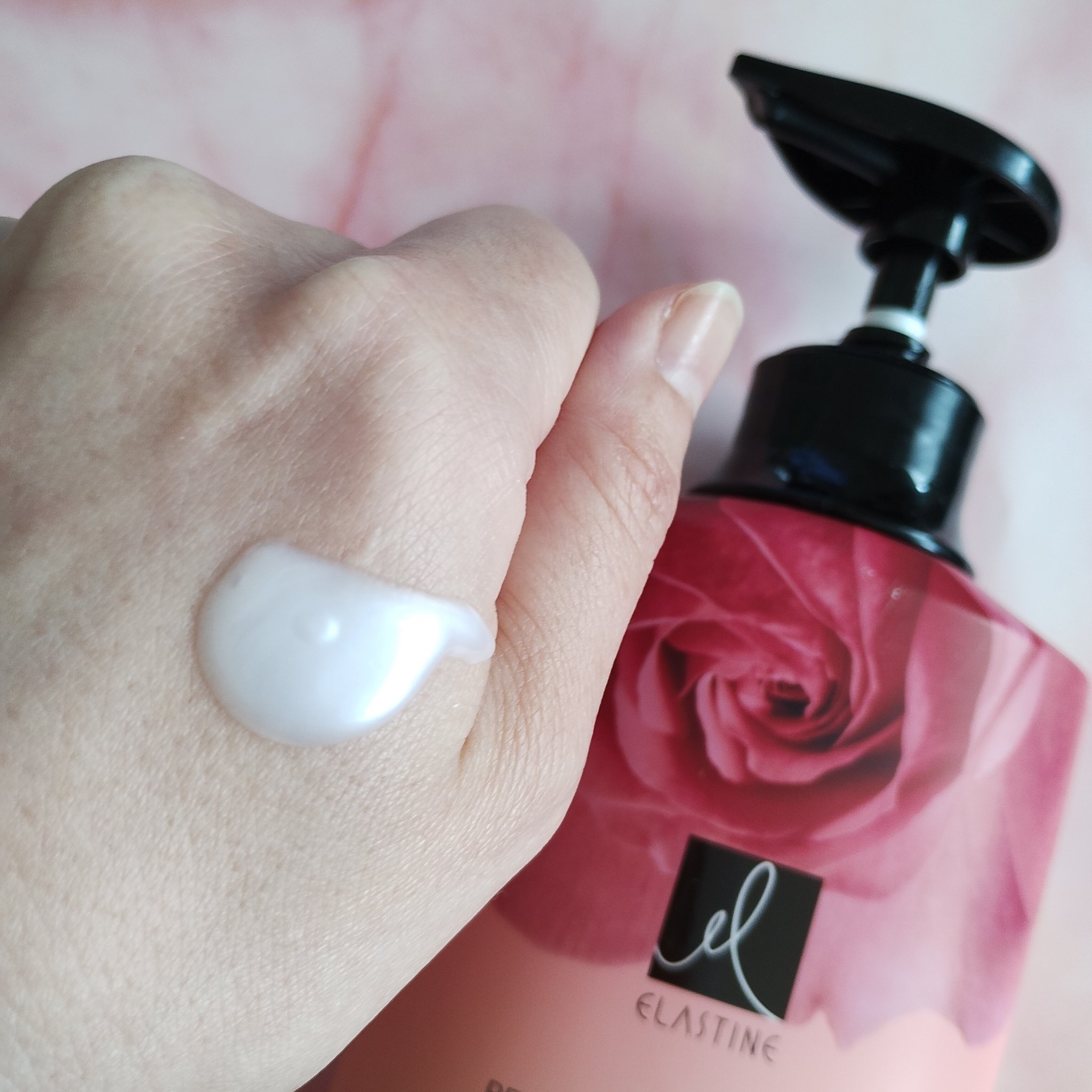 エラスチン パフュームシャンプー＆コンディショナーのクチコミ「エラスチン　パフュームシャンプー＆コンディショナーがリニューアルしました。

韓国で大人気の香.....」（3枚目）