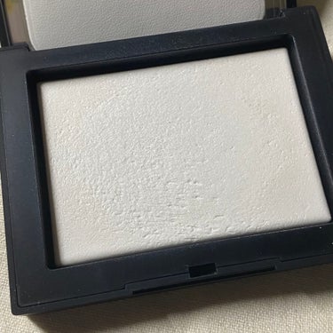 ライトリフレクティングセッティングパウダー　プレスト　N/NARS/プレストパウダーを使ったクチコミ（2枚目）