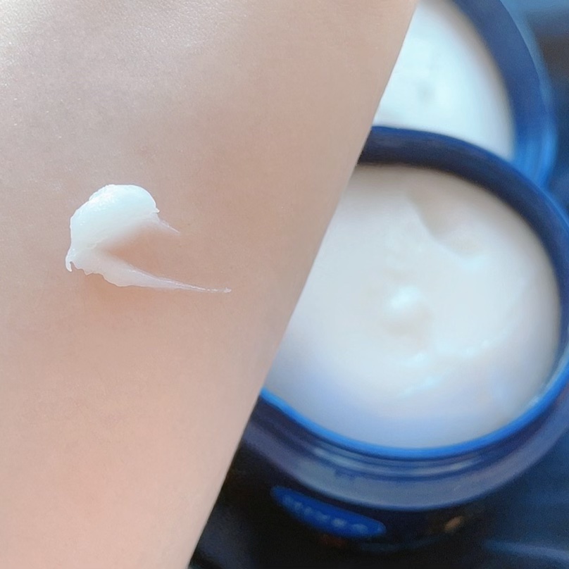 ニベア ロイヤルブルーボディクリーム うるおい密封ケア/ニベア/ボディクリームを使ったクチコミ（3枚目）