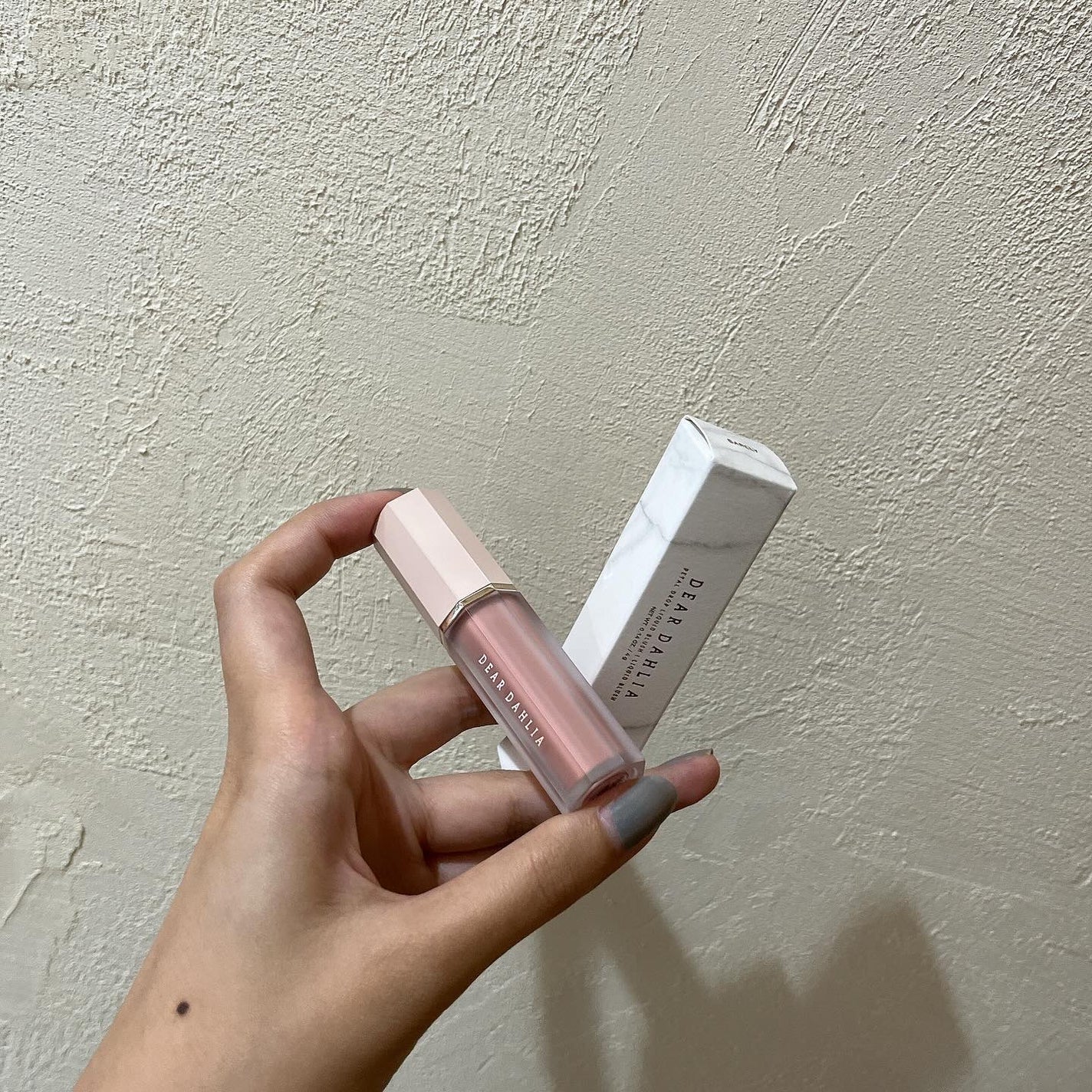 Haruka on LIPS 「ミルキーでふわんと仕上がるチークが届いた!DEARDAHLIA..」(3枚目)