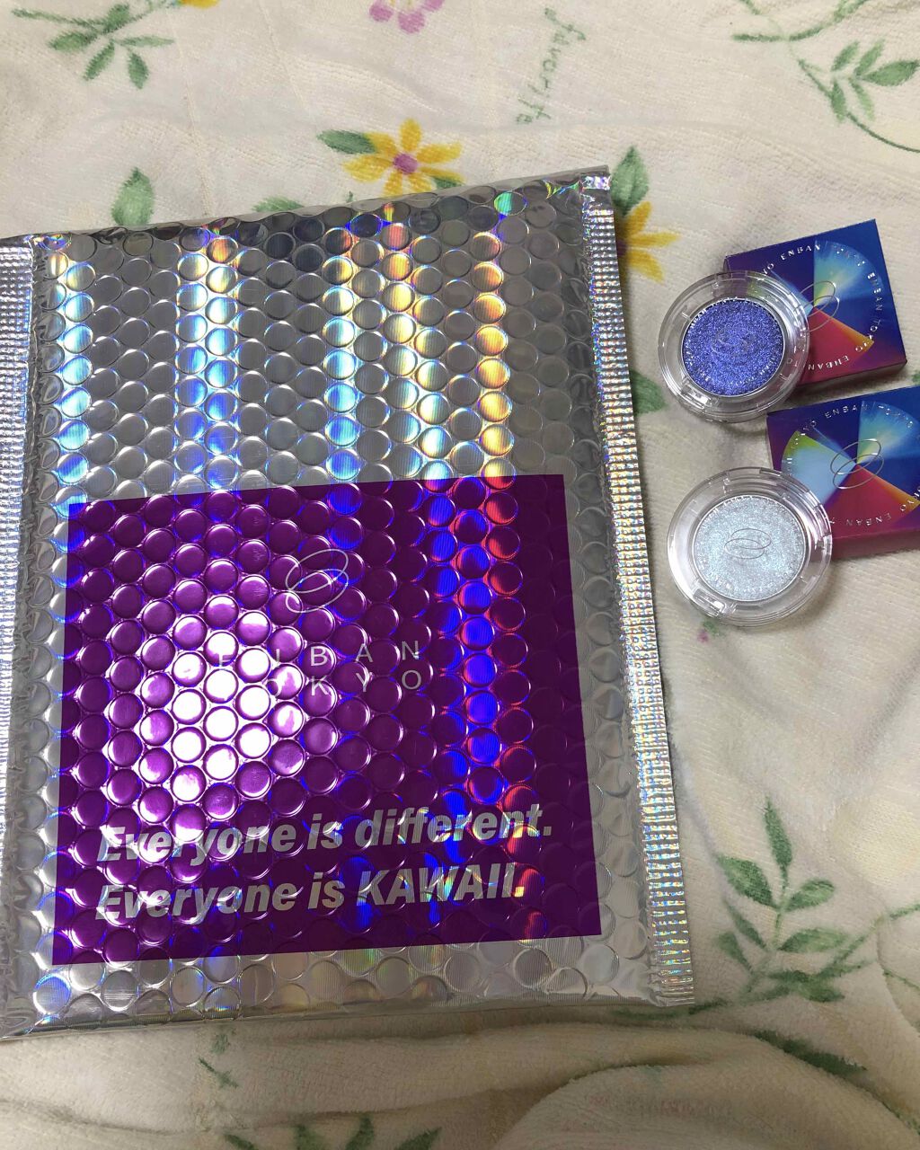 マルチグリッターカラー 01 SUISEI（スイセイ）/ENBAN TOKYO/単色アイシャドウを使ったクチコミ（3枚目）