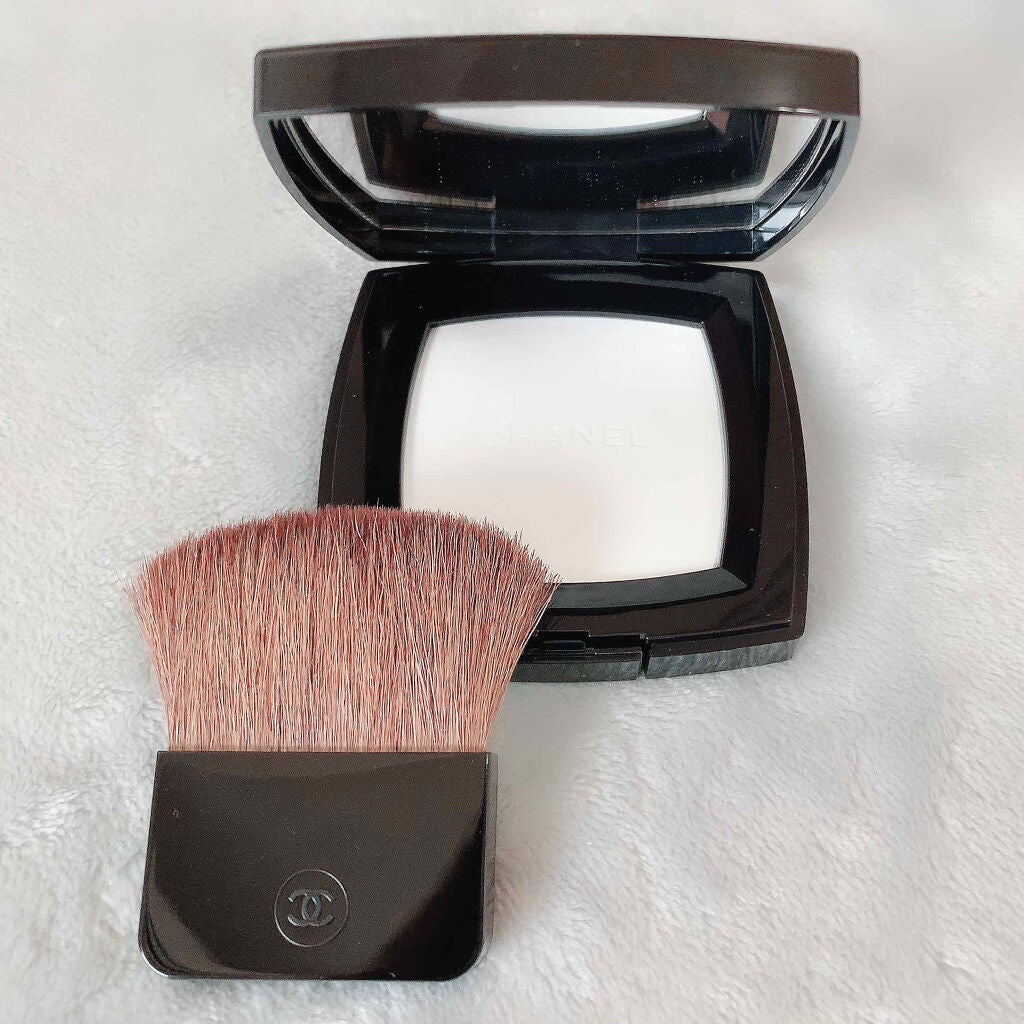 プードゥル ルミエール グラッセ/CHANEL/プレストパウダーを使ったクチコミ(2枚目)