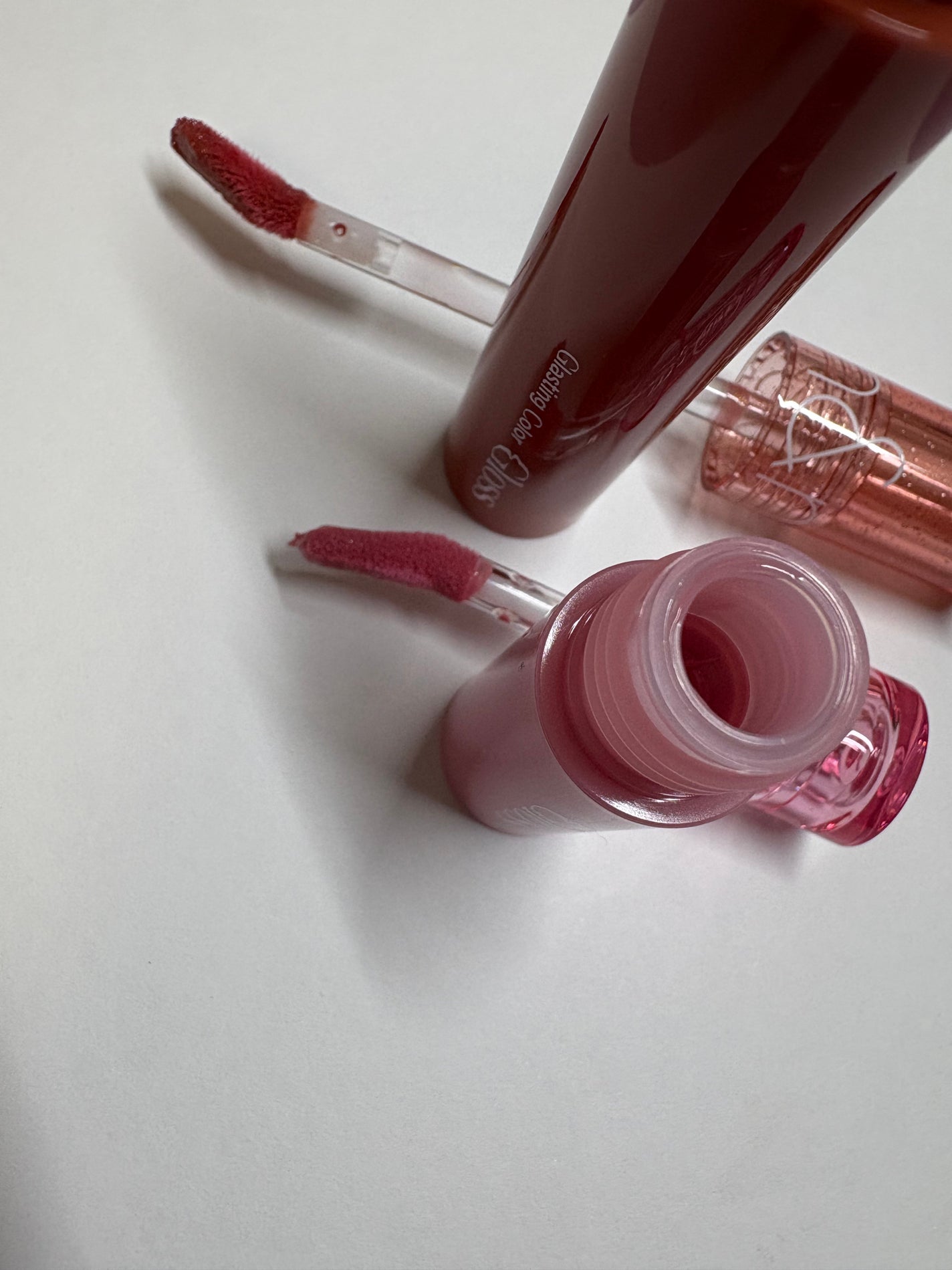 グラスティングカラーグロス リミテッドスパークリングエディション/rom&nd/リップグロスを使ったクチコミ(4枚目)