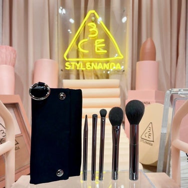 【本日発売】STYLENANDA HARAJUKU STORE新商品✨

メイクの仕上がりを格段にアップさせる3CE ESSENTIAL BRUSH KITを本日12/9(金)より販売いたします❣

<