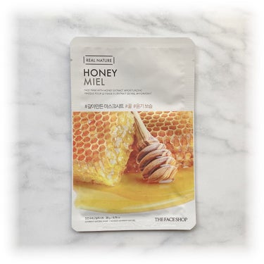 THE FACE SHOPリアルネイチャーマスクシート🧖🏻‍♀️

はちみつ(HONEY)🍯
効果▷ツヤ・保湿

1枚100円くらい🛍️
私はFREECOで購入した際におまけでいただきました☺️
切れ目