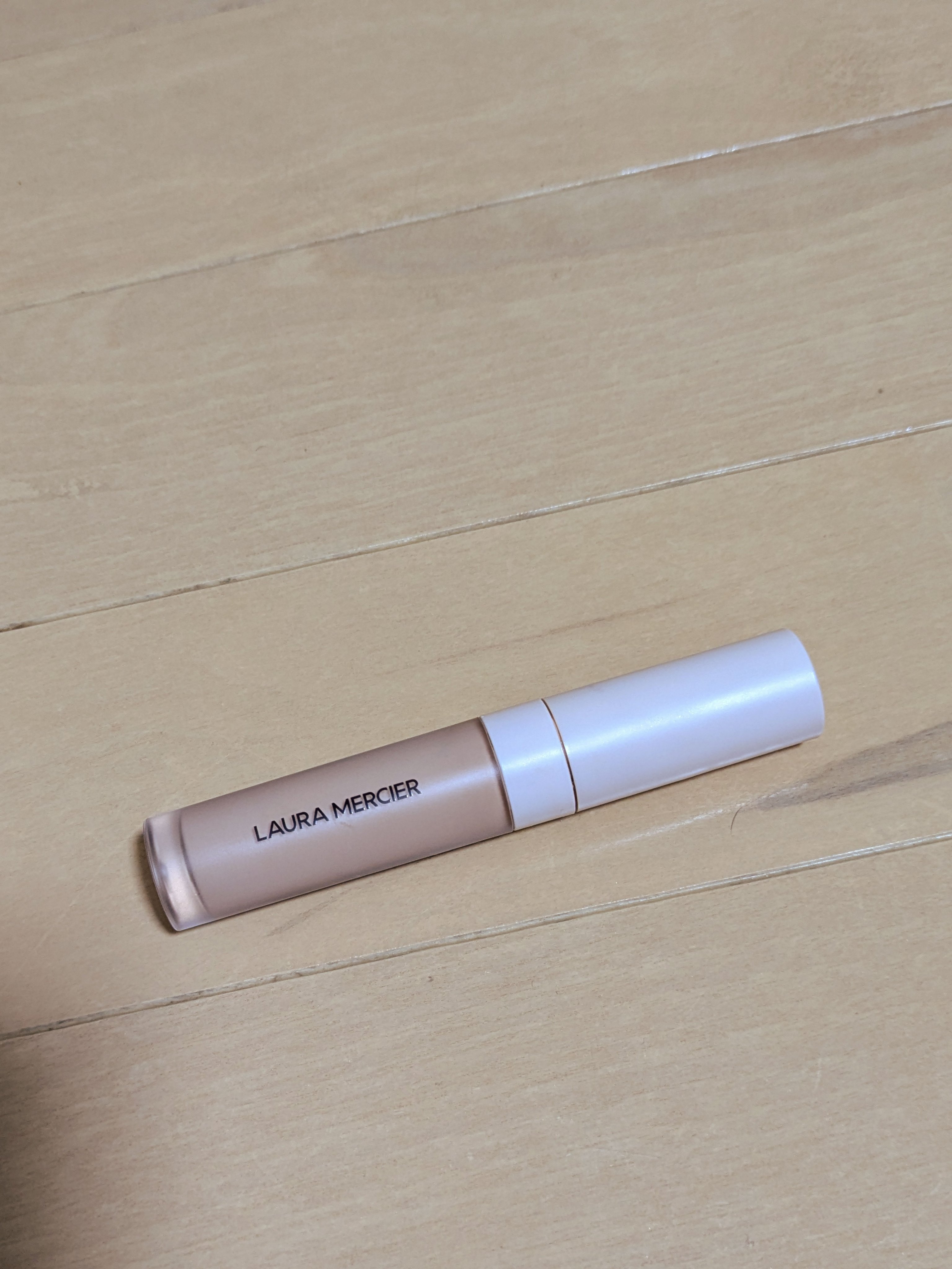 リアル フローレス ウェイトレス パーフェクティング コンシーラー 2N1/ローラ メルシエ/リキッドコンシーラーを使ったクチコミ（1枚目）