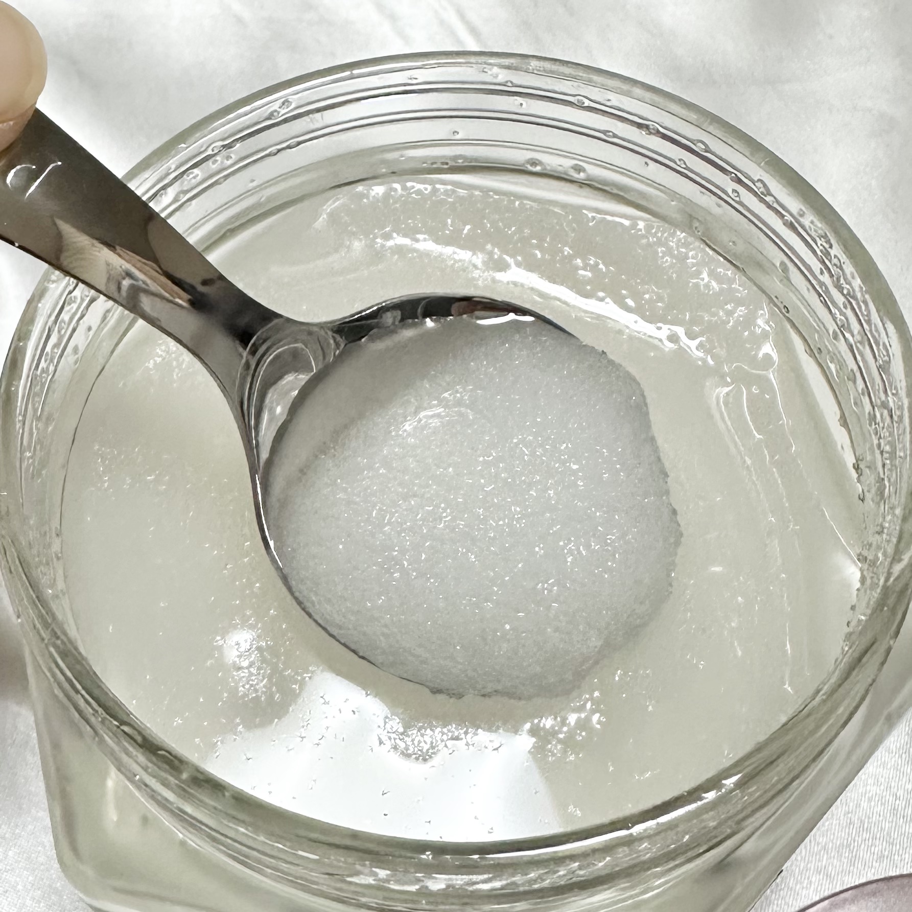 パフュームドシーソルトボディスクラブ　夜明けのバラ/plu/スクラブ・ゴマージュを使ったクチコミ（3枚目）