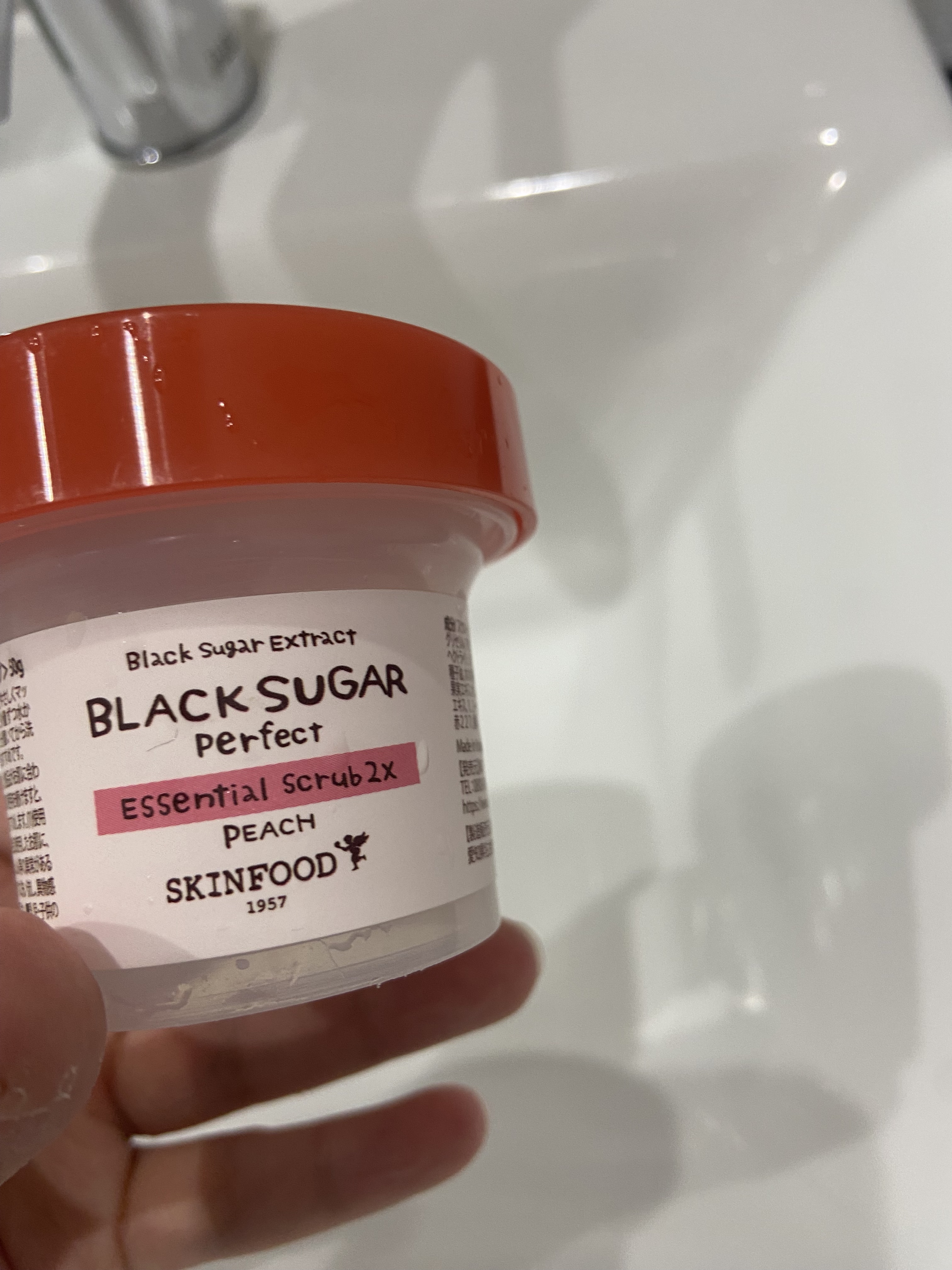 ブラックシュガーパーフェクト エッセンシャルスクラブ2Xピーチ/SKINFOOD/洗い流すパック・マスクを使ったクチコミ（3枚目）