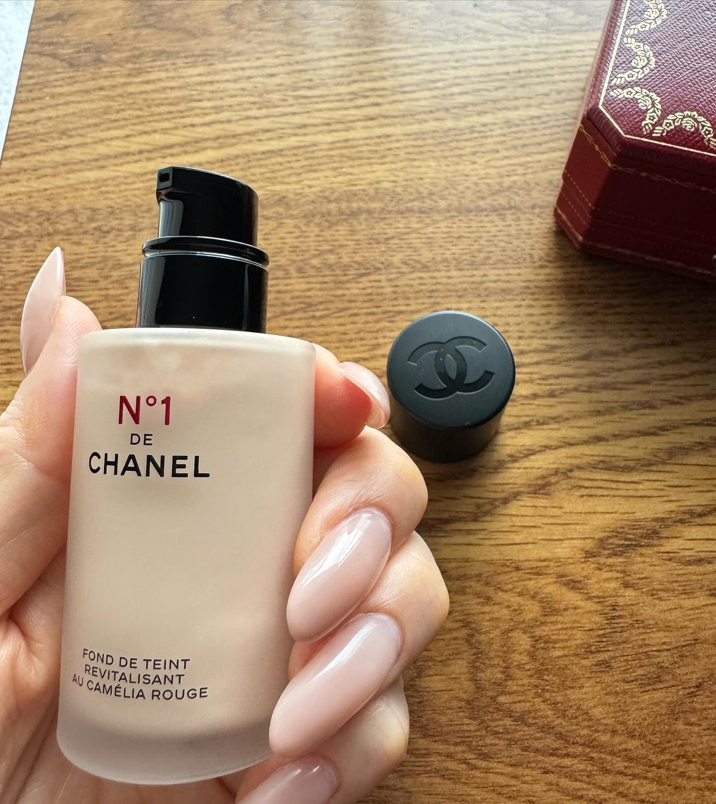 成瀬マヤ on LIPS 「【シャネルでお買物💸】この時期になるとベースメイクを変えたくな..」(2枚目)