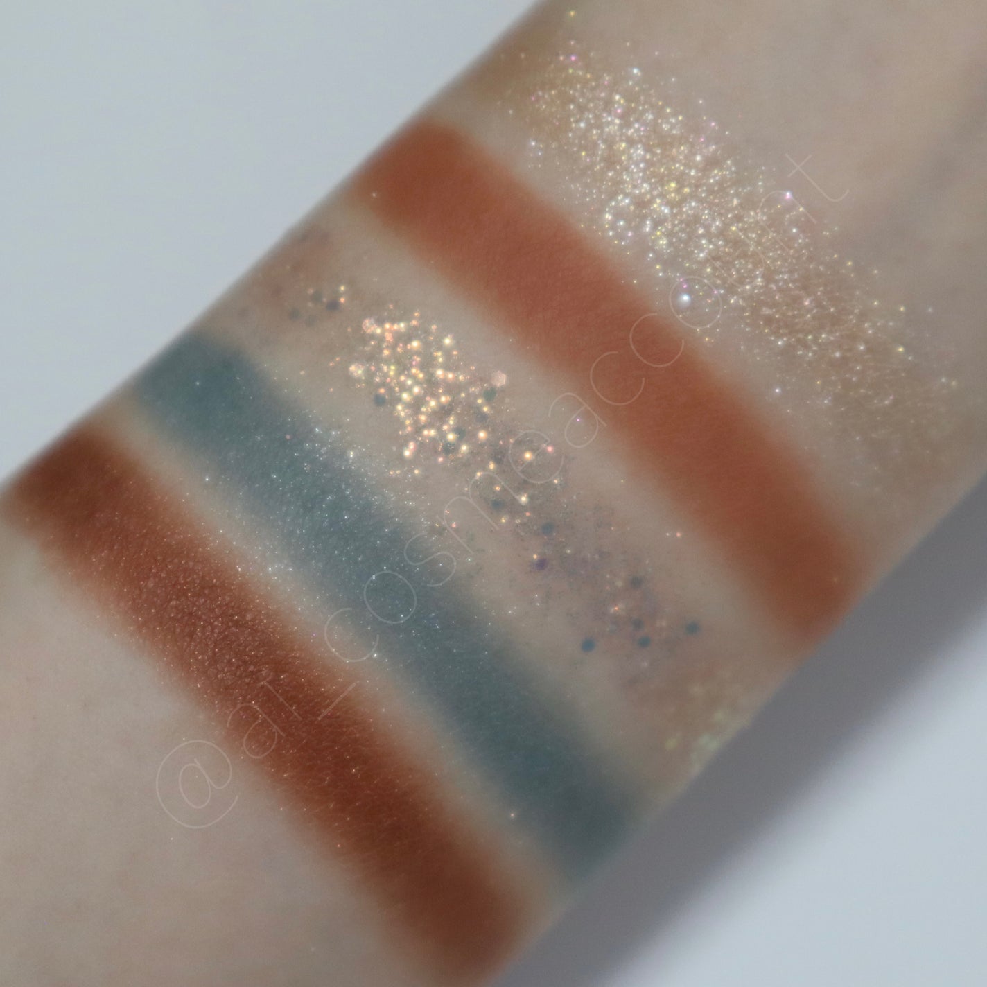 ニューデップスアイシャドウパレット/hince/アイシャドウパレットを使ったクチコミ(4枚目)