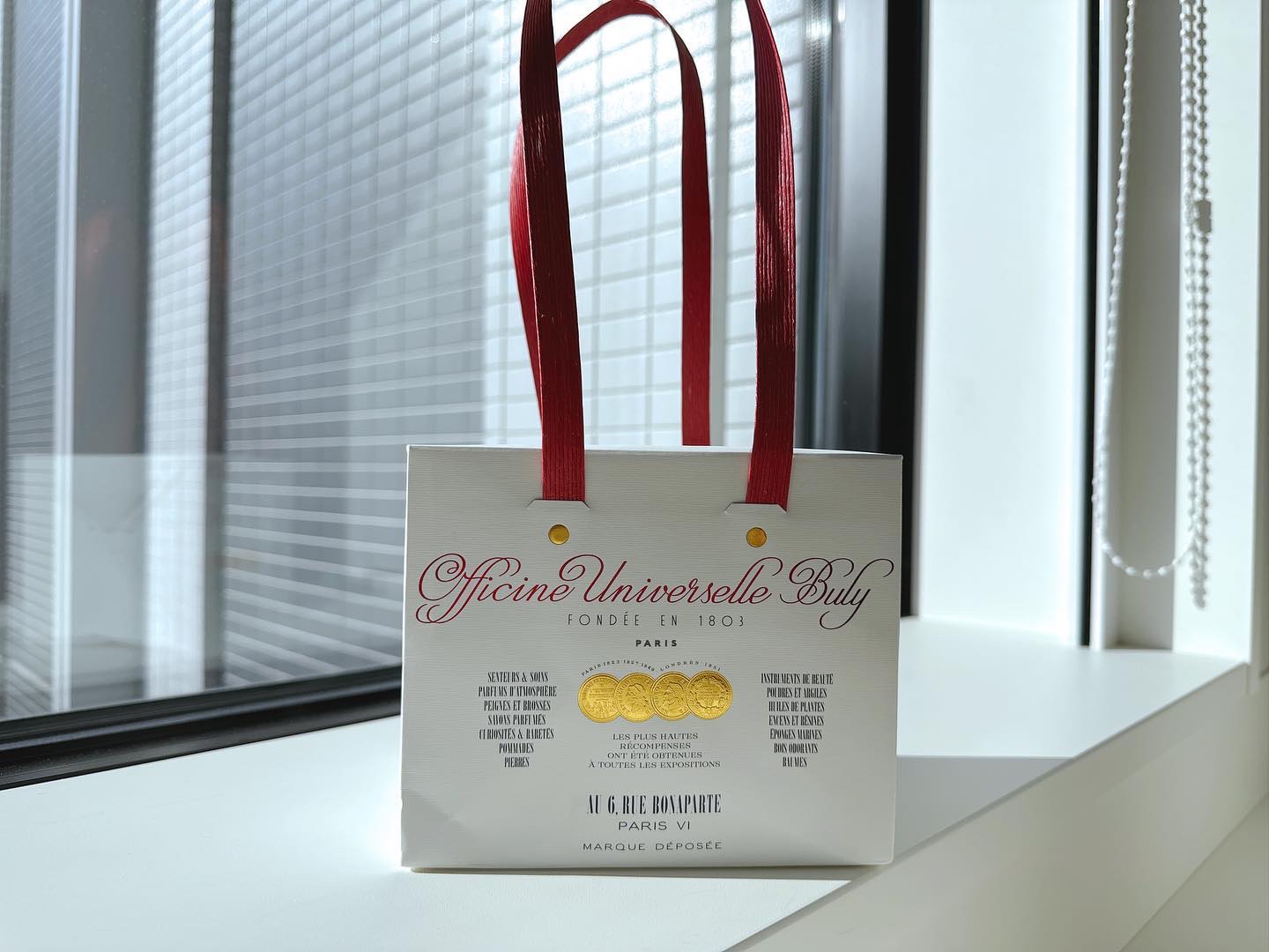 ボーム・デ・ミューズ/オフィシーヌ・ユニヴェルセル・ビュリー/リップバームを使ったクチコミ（3枚目）