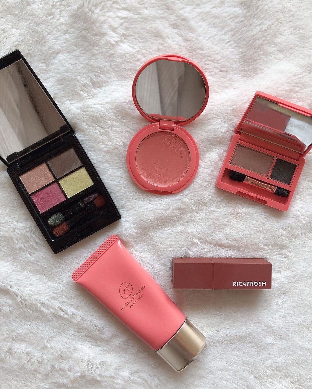 ミネラルクラッシィシャドー/エトヴォス/アイシャドウパレットを使ったクチコミ(2枚目)