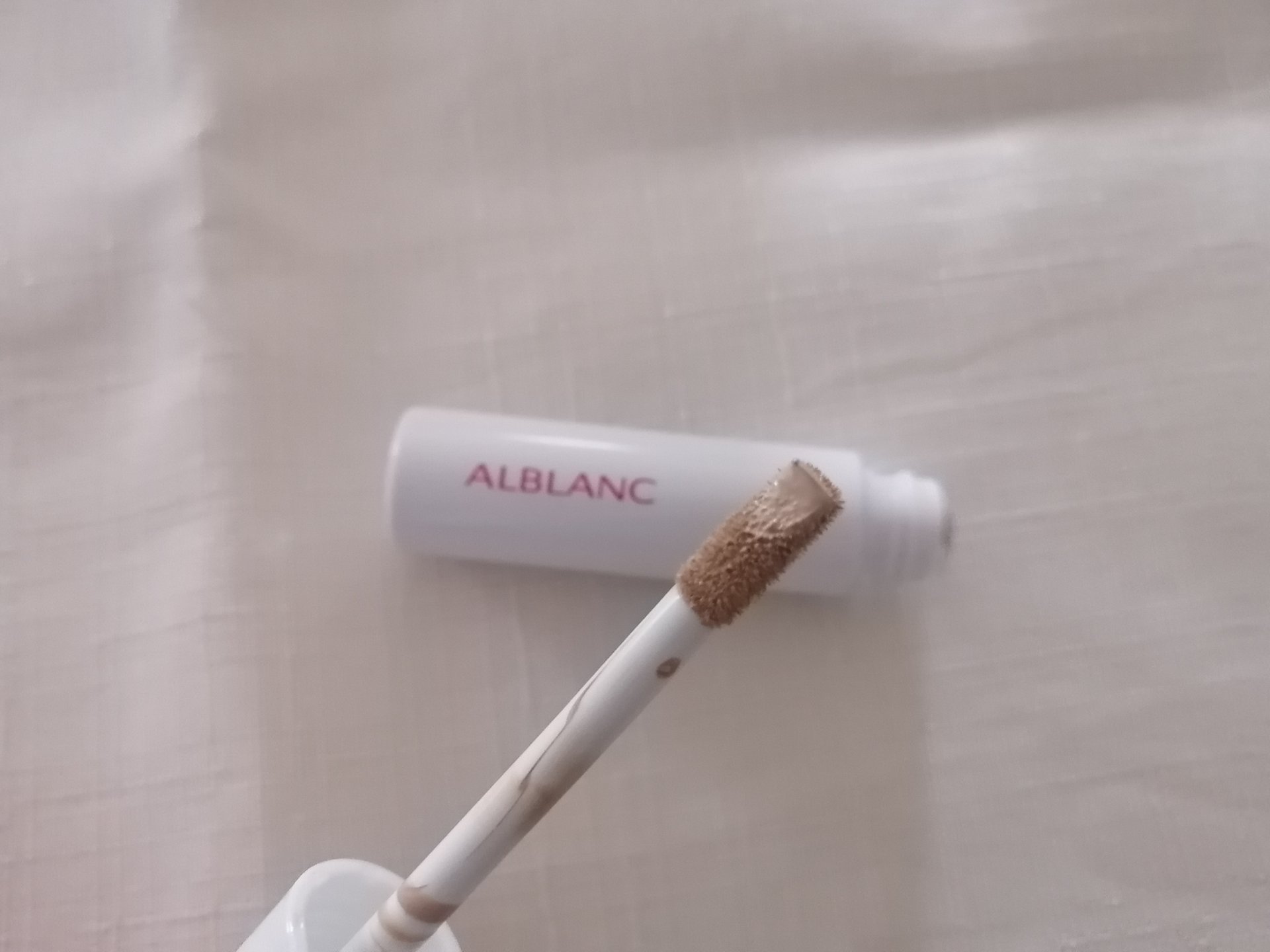 クラリティブラン カモフラチップ/ALBLANC/リキッドコンシーラーを使ったクチコミ（2枚目）