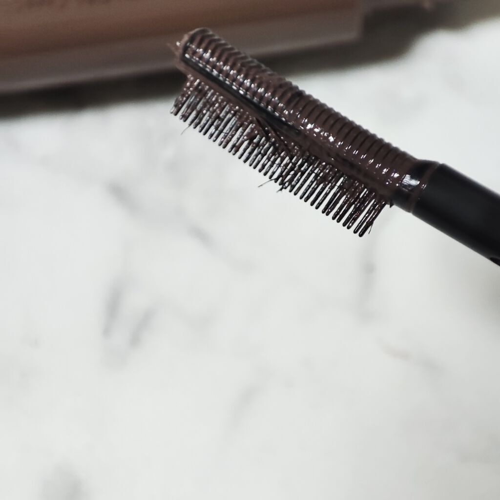 ettusaisアイエディション WARM STYLE

これ両面使えるの天才ですよね。



コーム型は見ての通りダマ知らずに。

その反対側はしっかりとカールキープしてくれる仕様に。


色も絶妙だし、これだけでも自然なのにいつもと違う