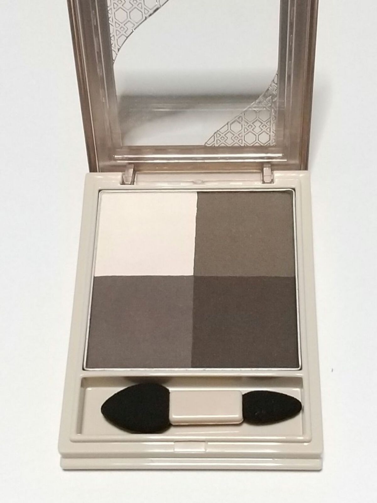 ニュアンス マット クリエイター GY-5 クラシックグレー/Visée/アイシャドウパレットを使ったクチコミ（2枚目）