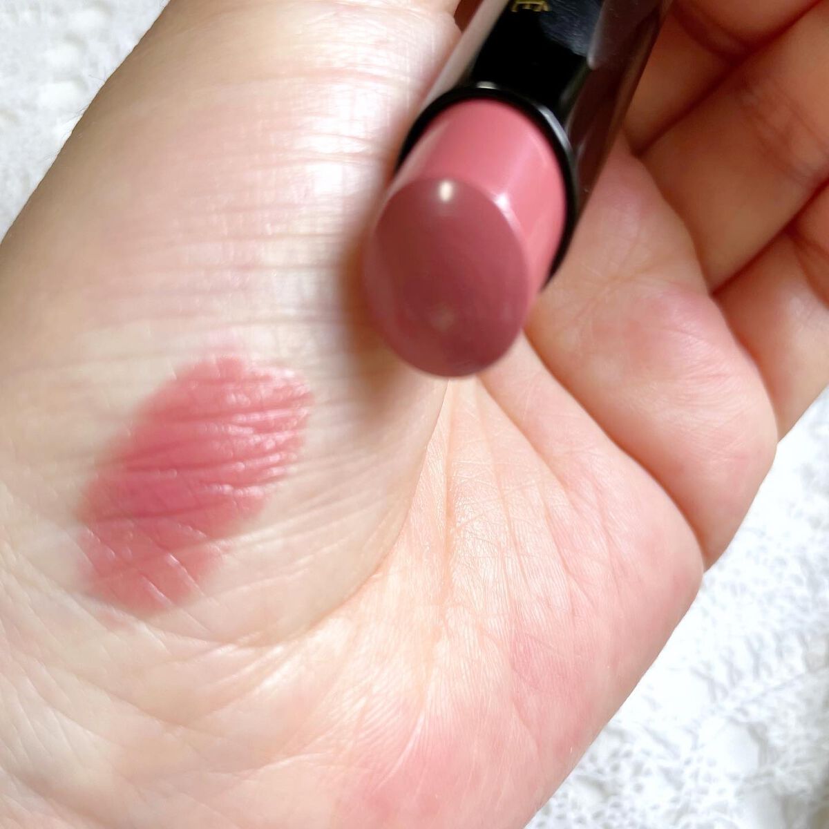 ゆき on LIPS 「初のDECORTEリップ❣️コスメカウンターで2色試したんだけ..」(2枚目)