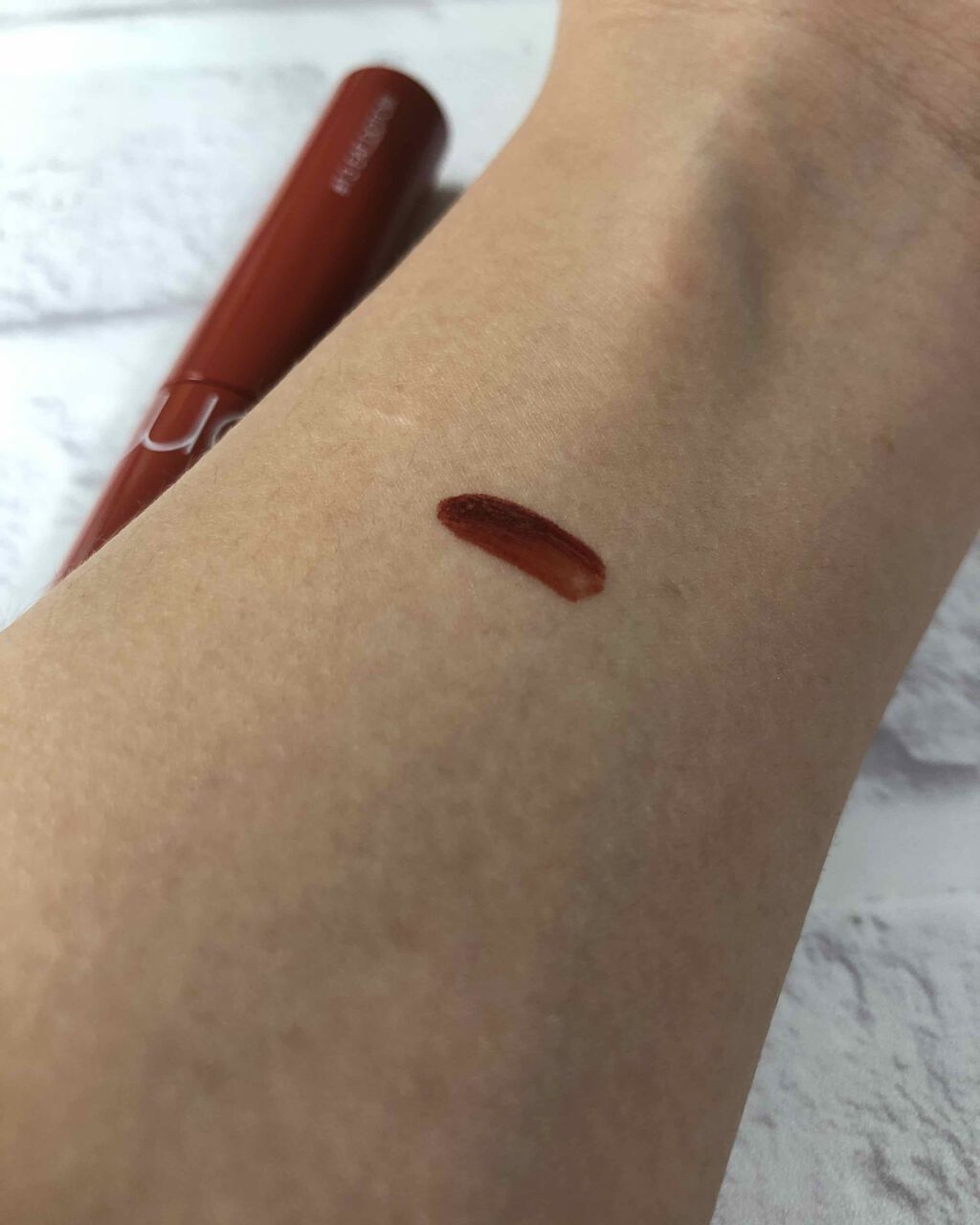 ジューシーラスティングティント/rom&nd/リップティントを使ったクチコミ（3枚目）