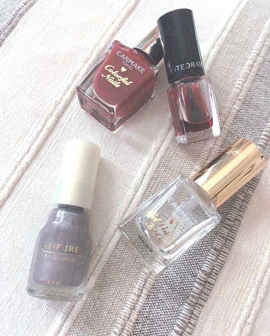 カラフルネイルズ/キャンメイク/マニキュアを使ったクチコミ（2枚目）