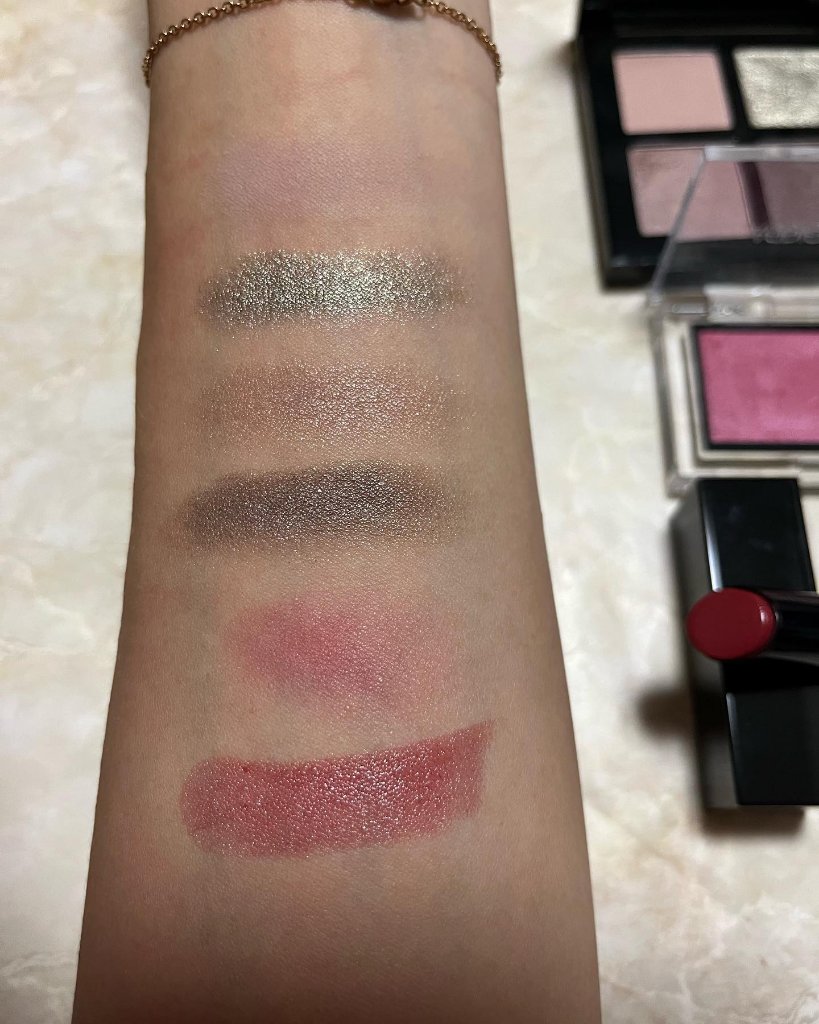 アディクション ザ ブラッシュ パール 010P Evening Hibiscus/ADDICTION/パウダーチークを使ったクチコミ（2枚目）