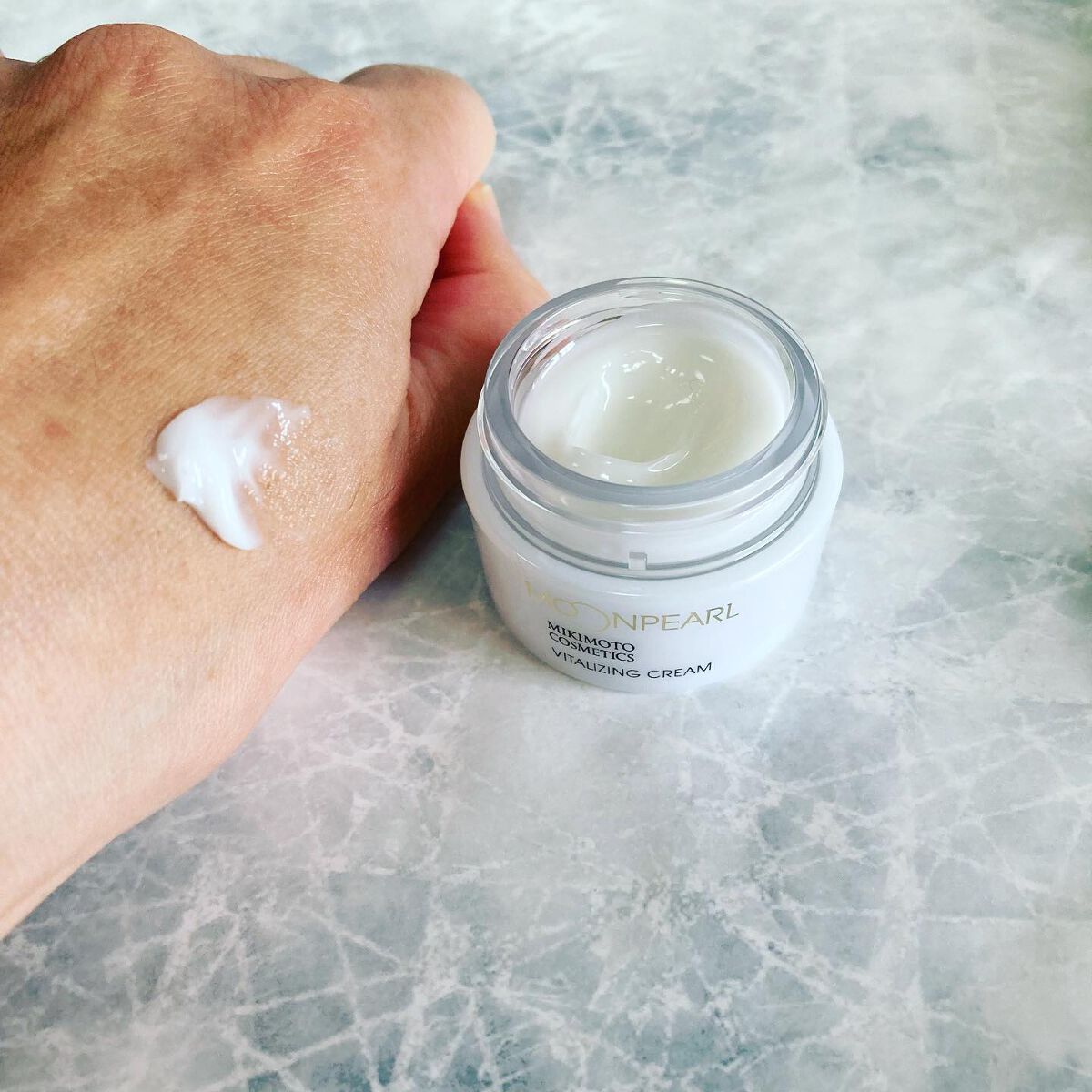 a.sana4374 on LIPS 「\10/21(金)限定発売/寒がりの私は日に日に寒くなるのに憂..」(7枚目)